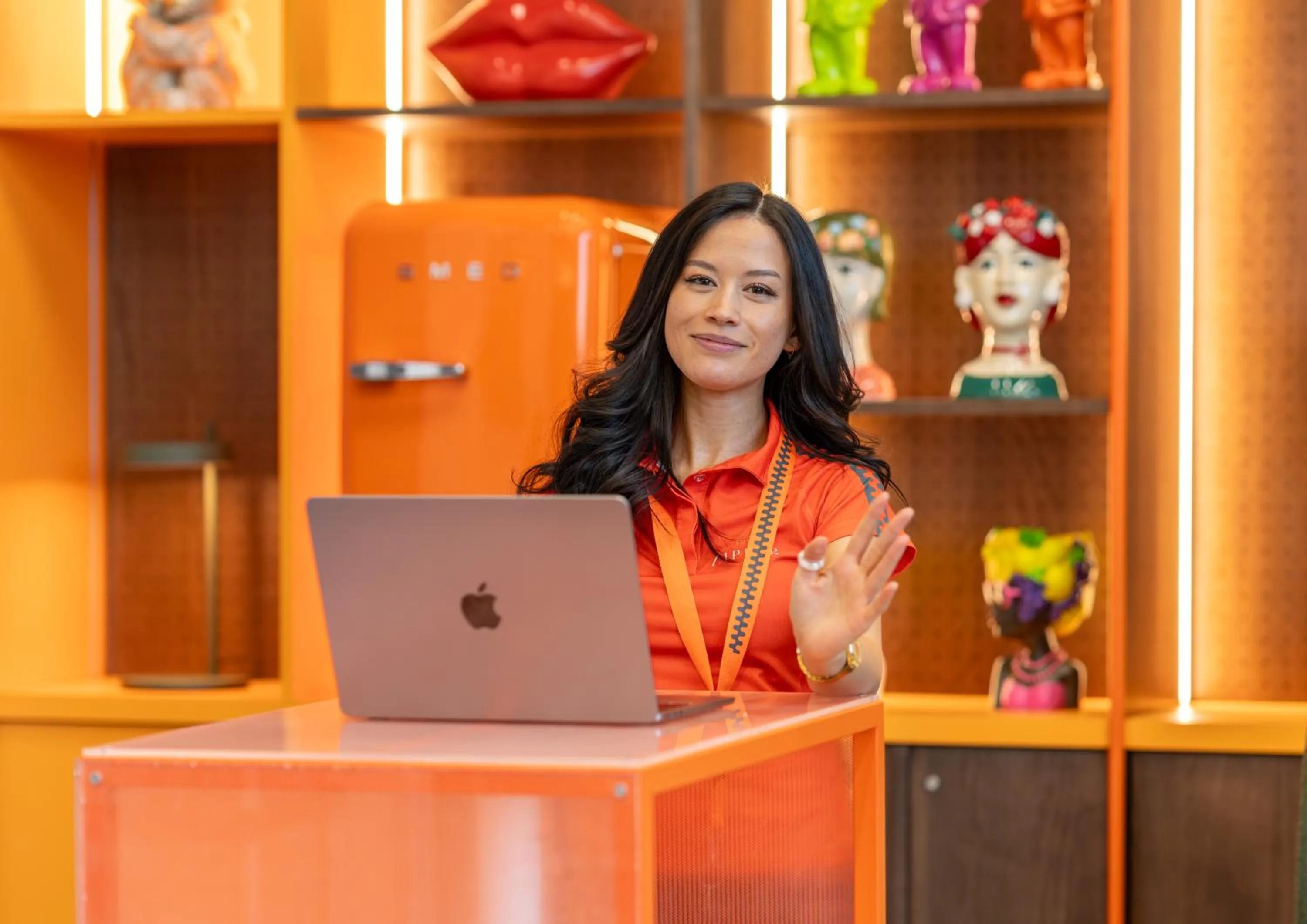 People in The Zipper Hotel und Apartments