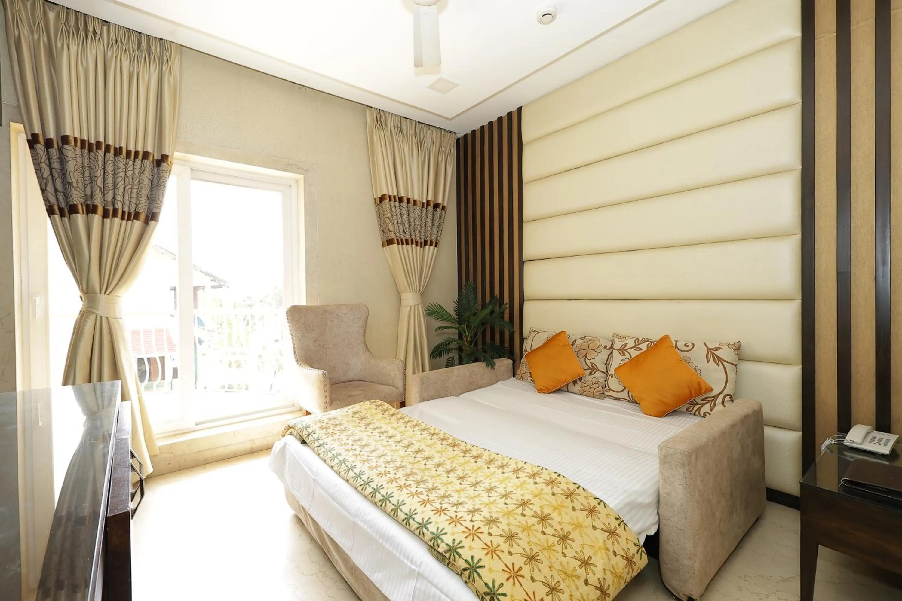 Living room, Bed in Kailash Parbat