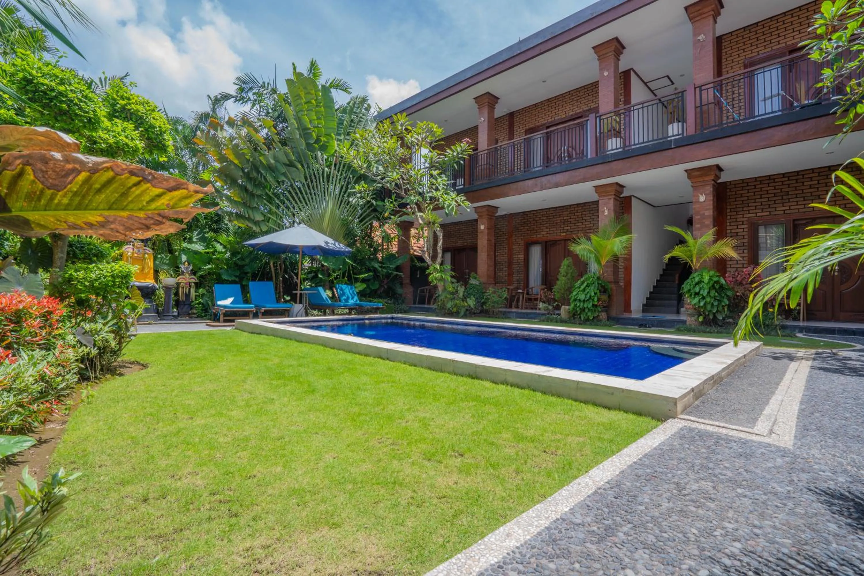 Swimming pool in Bagas Bagus Guesthouse