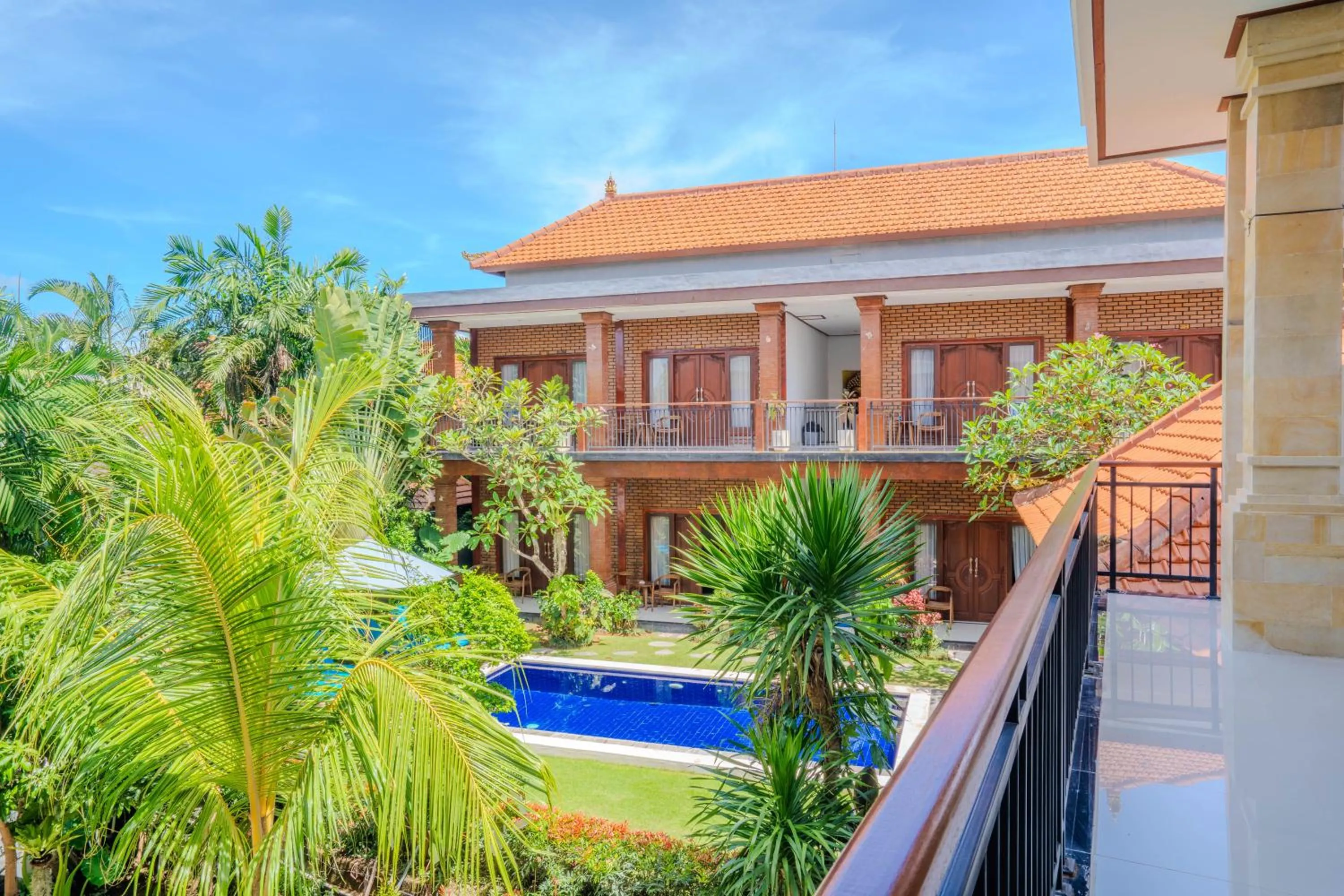Swimming pool in Bagas Bagus Guesthouse