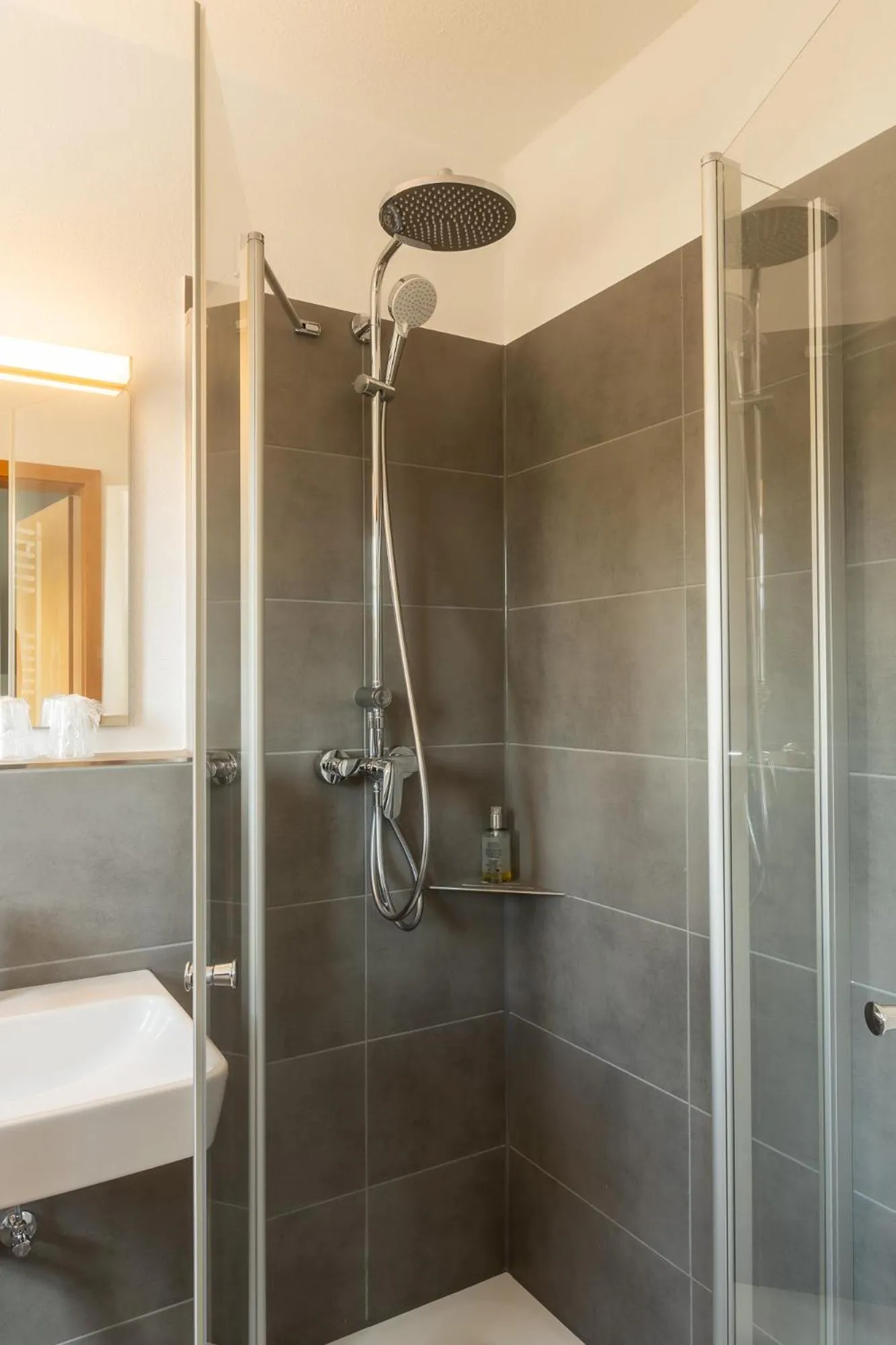 Shower in Hotel Restaurant Ancho