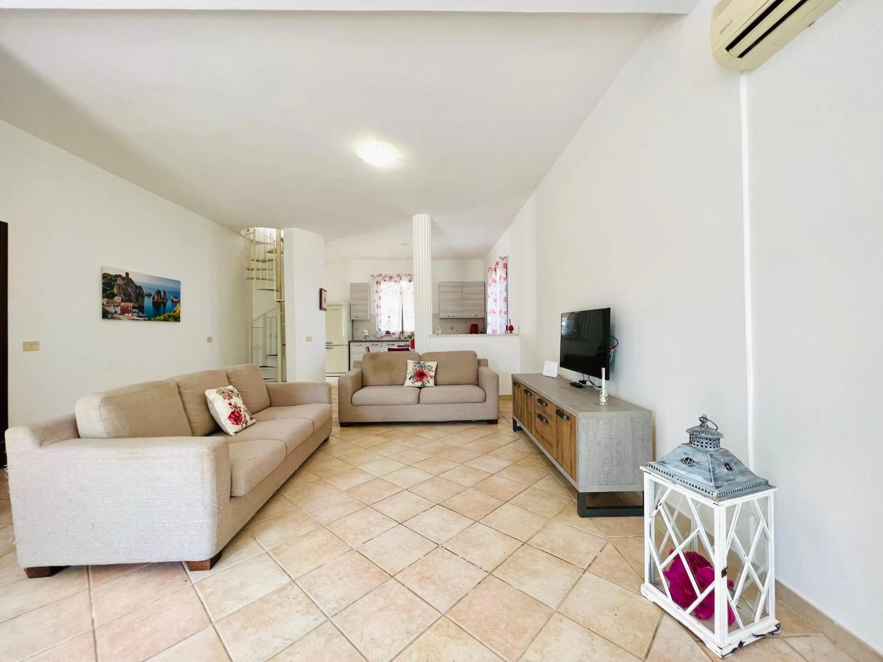 TV and multimedia, Bed in Villa Genova