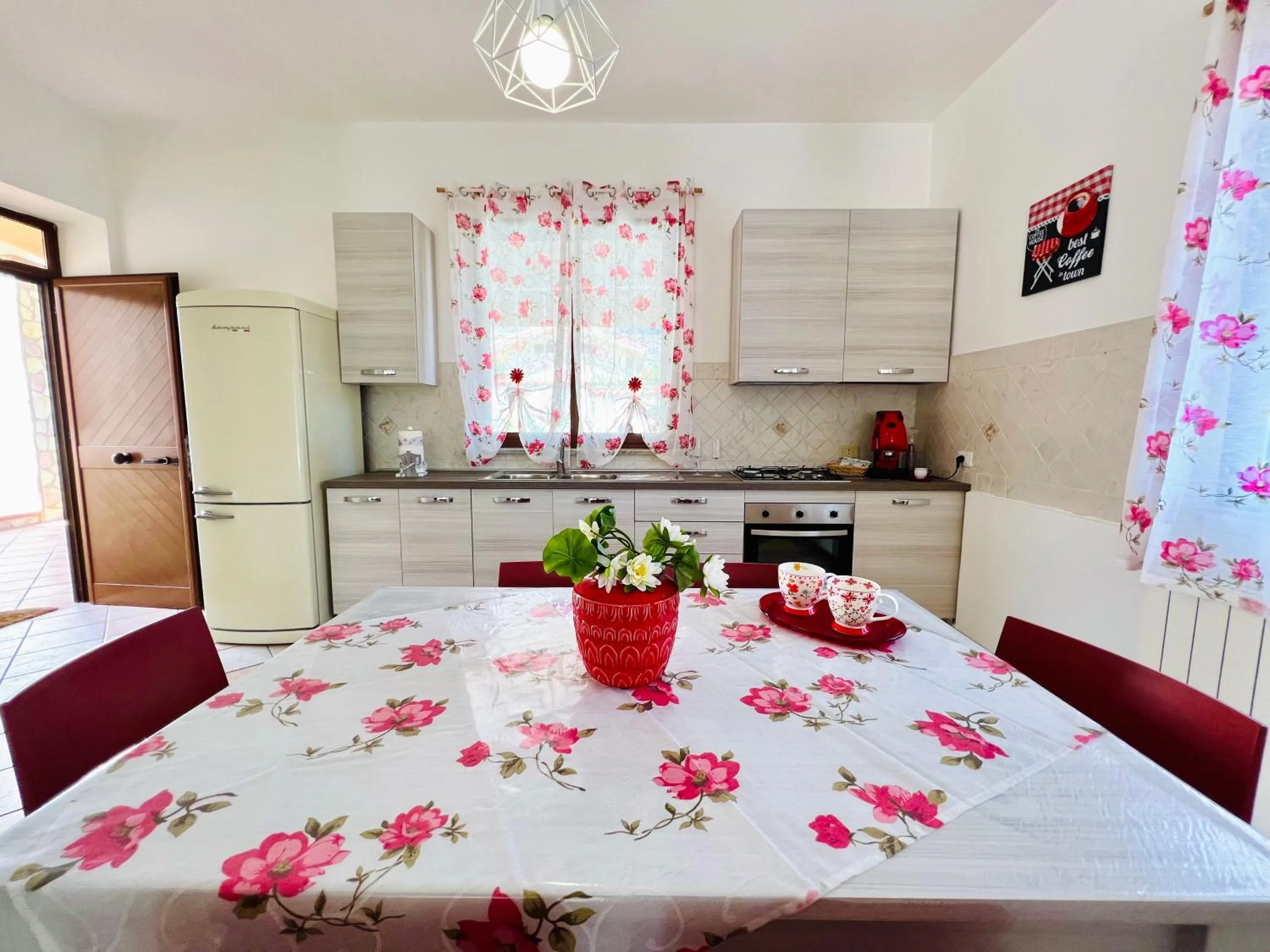 Kitchen or kitchenette in Villa Genova