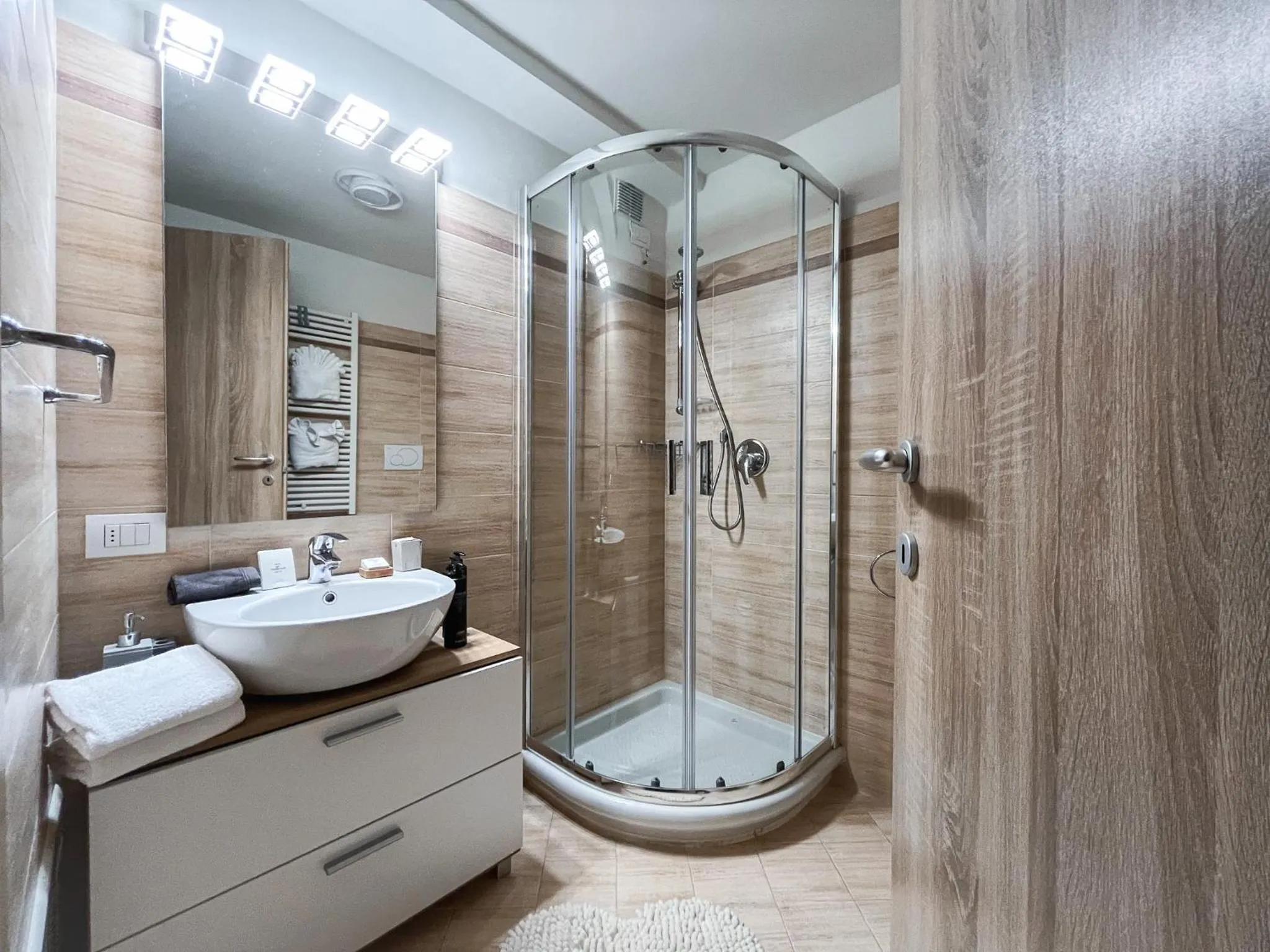 Bathroom in Maison Poluc hotel apartments