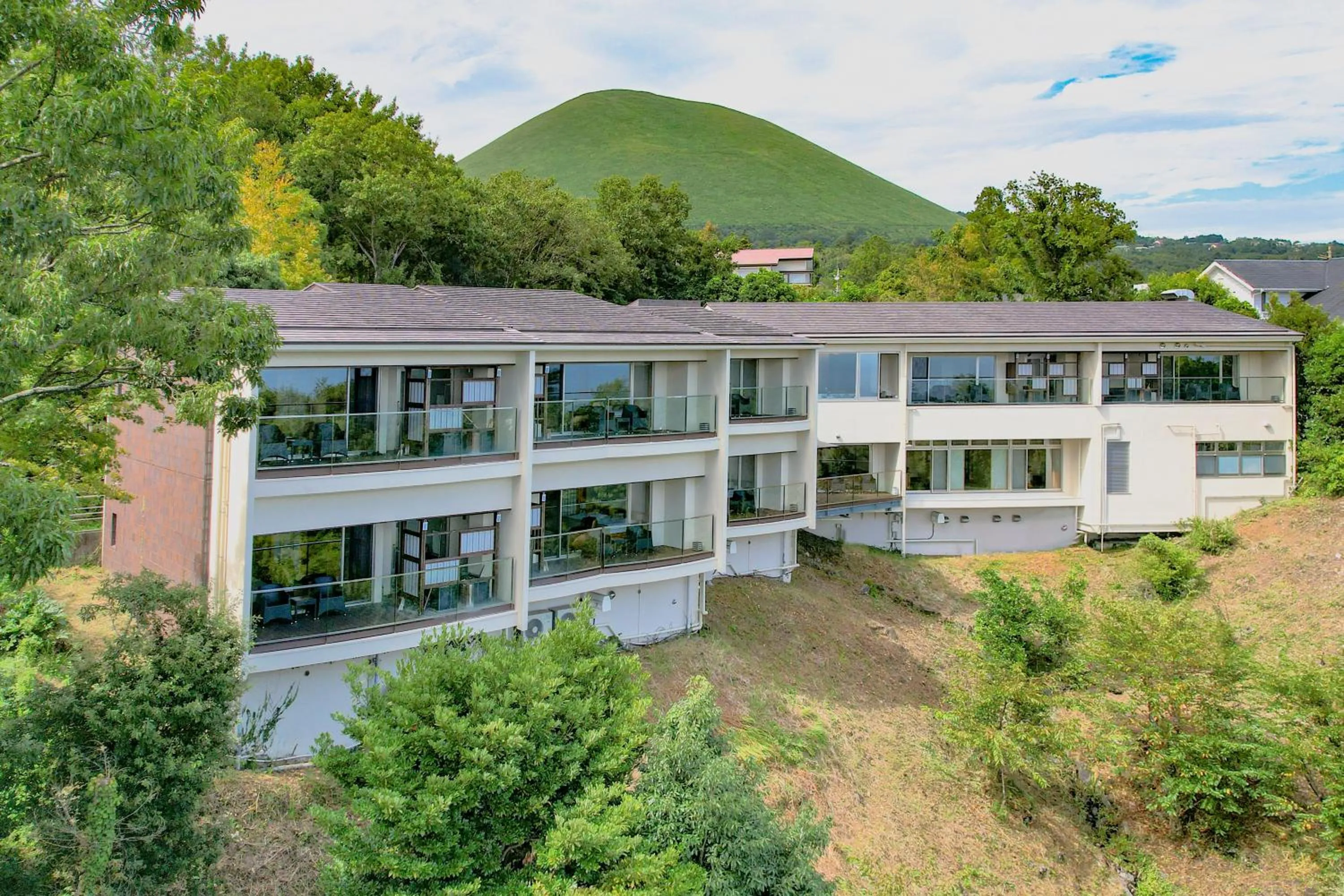 Property building in Omuro no Mori Gyokusui -Adult Only-