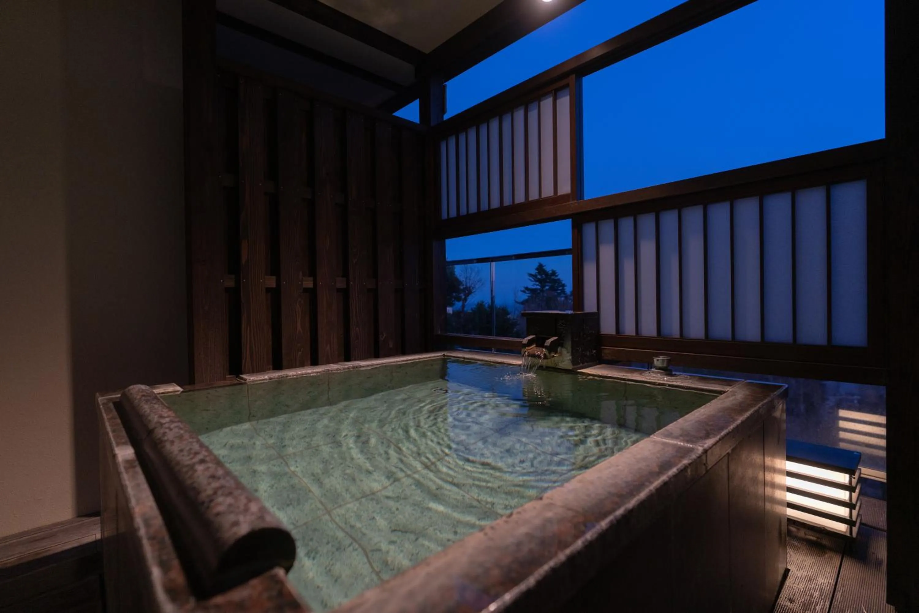 Night in Omuro no Mori Gyokusui -Adult Only-