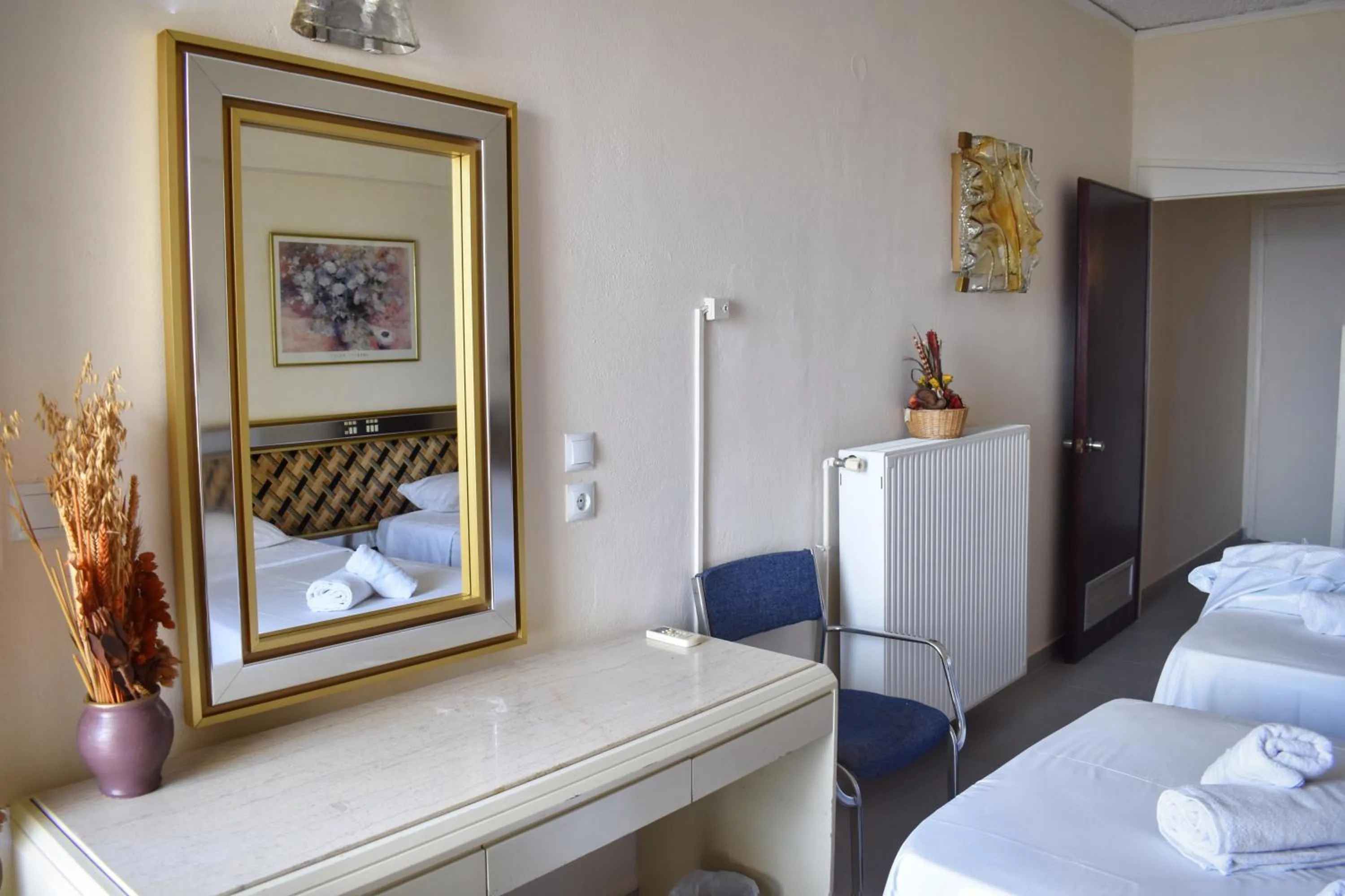 Bedroom, Bed in Hotel Theoxenia