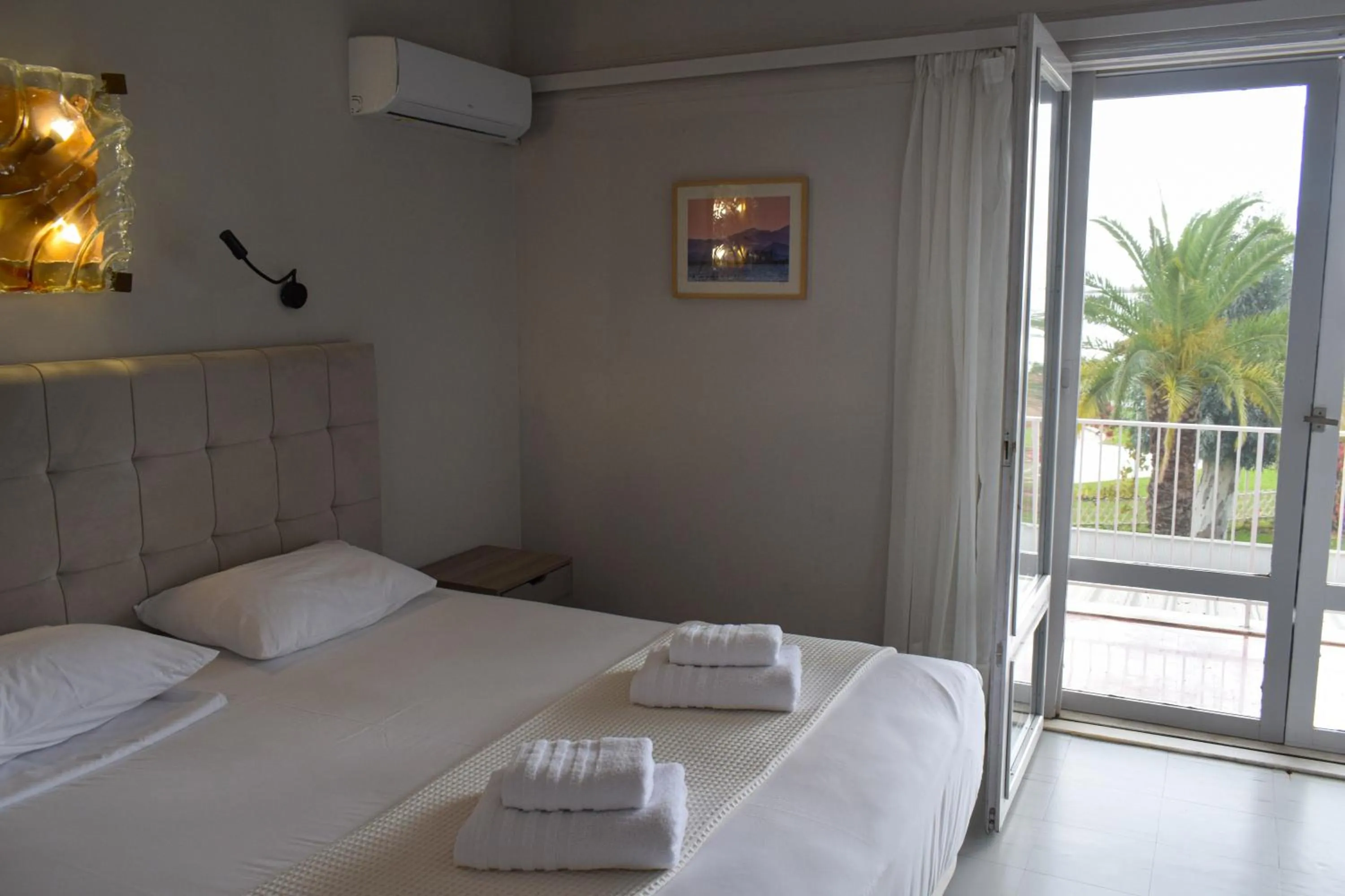 Bedroom, Bed in Hotel Theoxenia