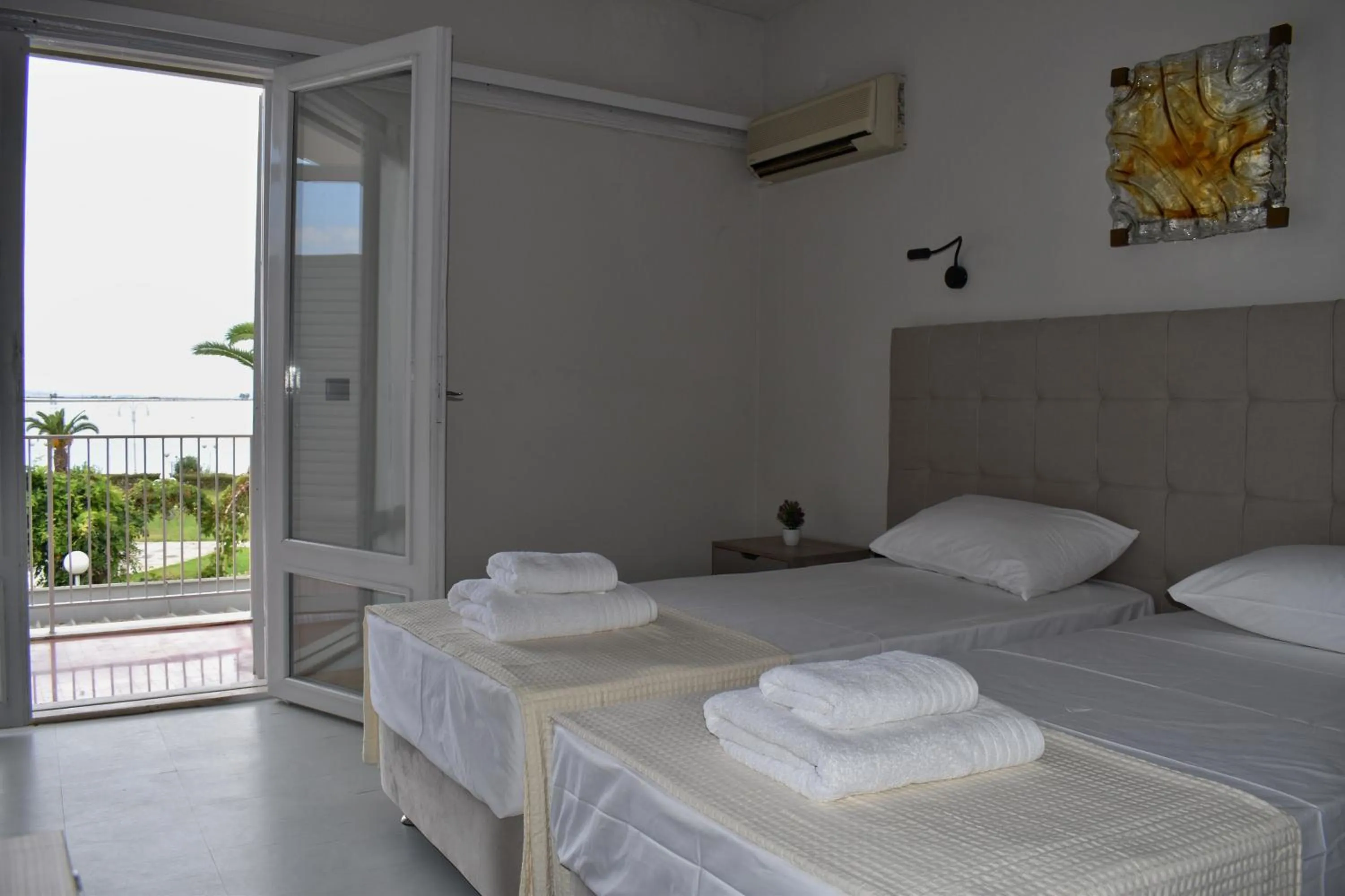 Bedroom, Bed in Hotel Theoxenia