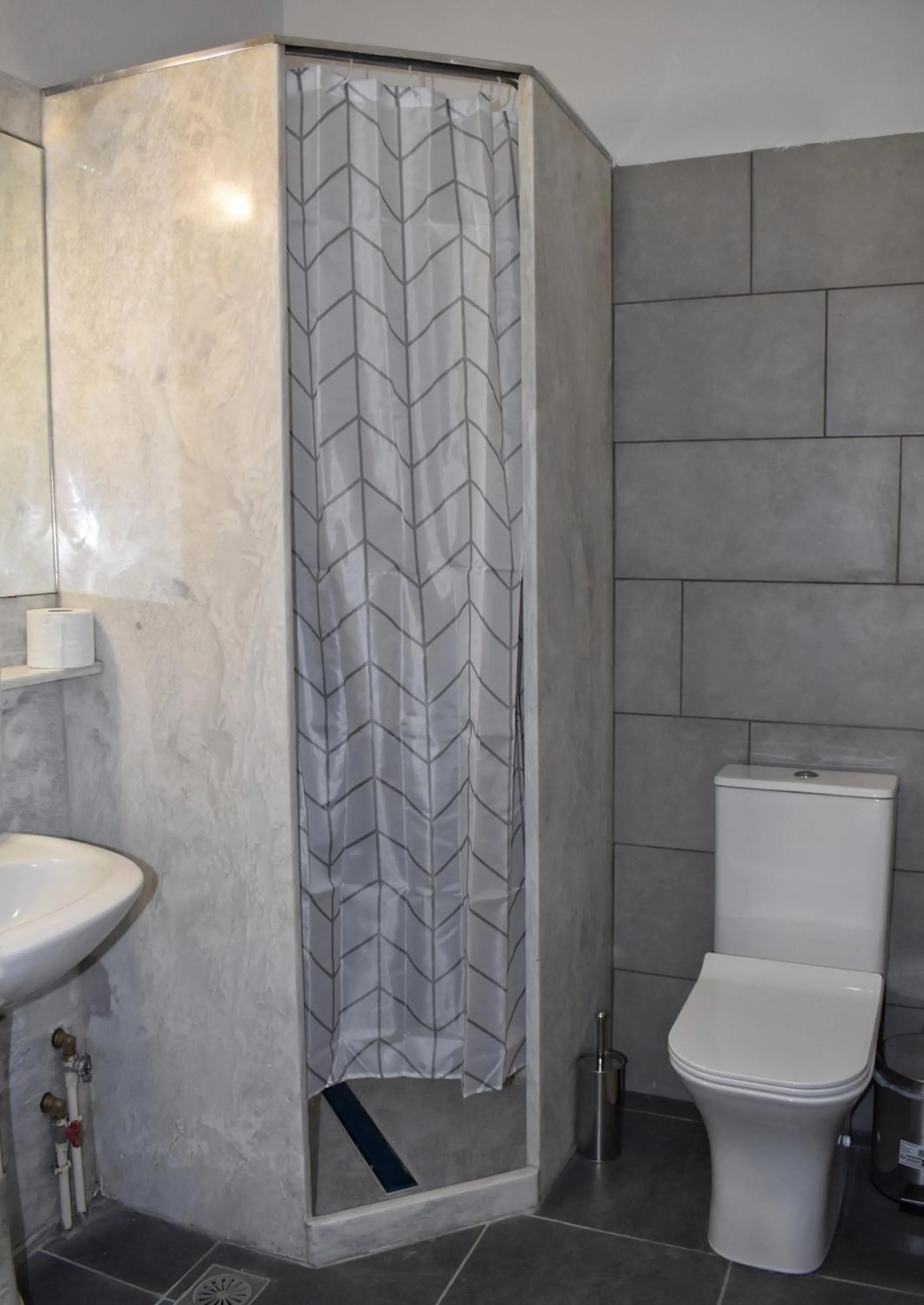 Bathroom in Hotel Theoxenia