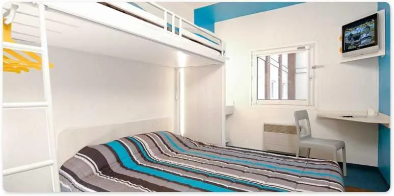 Bed in Fyl hôtel Saint Pol