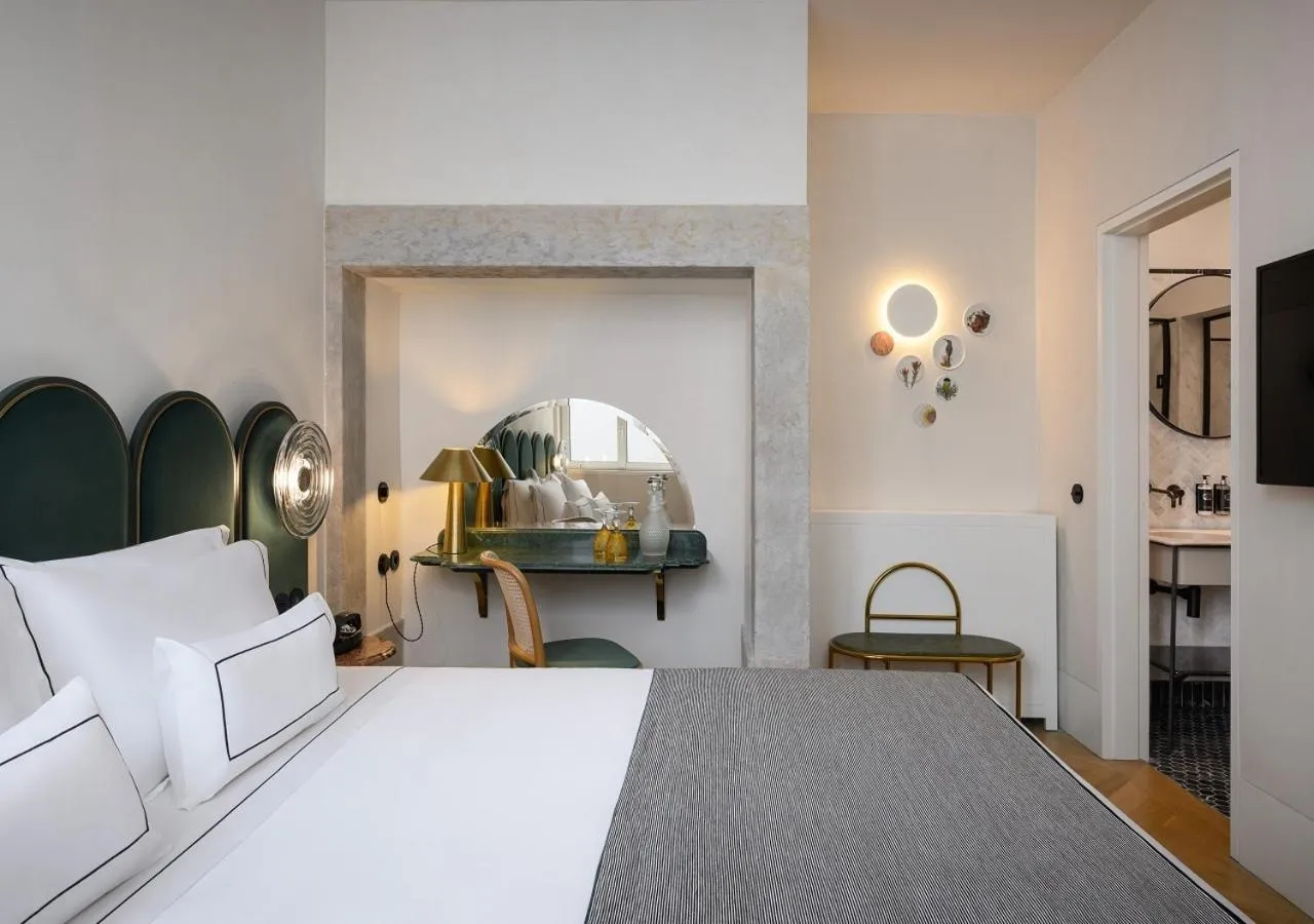 Photo of the whole room, Bed in Montebelo Vista Alegre Lisboa Chiado Hotel