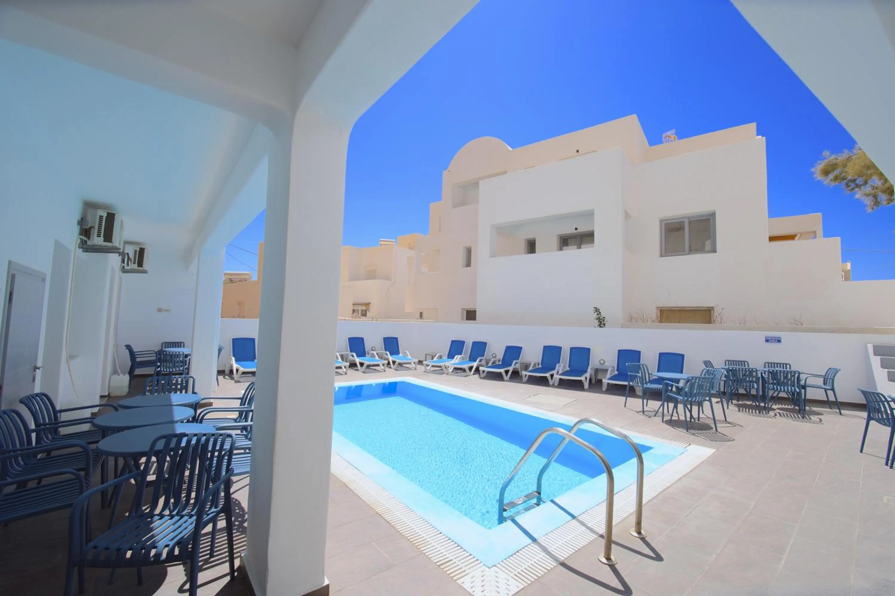 Swimming pool in Dodomar Selections