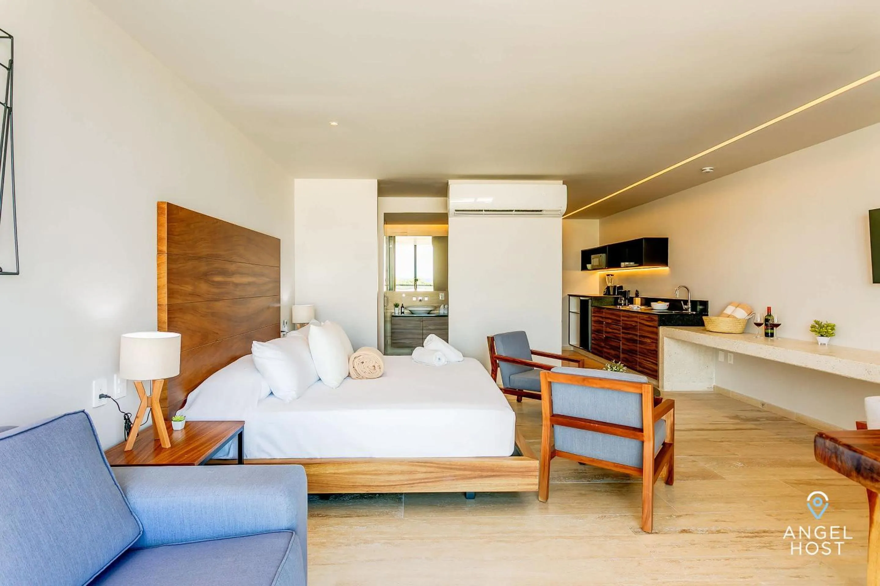 Bed in NEW Downtown Stay with Oceanview Roof Pool and Gym plus Cafe