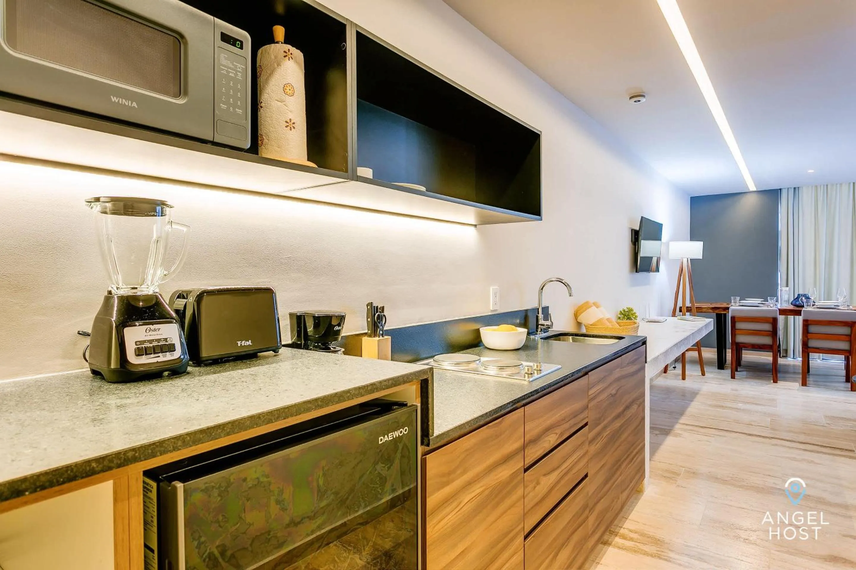 Kitchen or kitchenette in NEW Downtown Stay with Oceanview Roof Pool and Gym plus Cafe