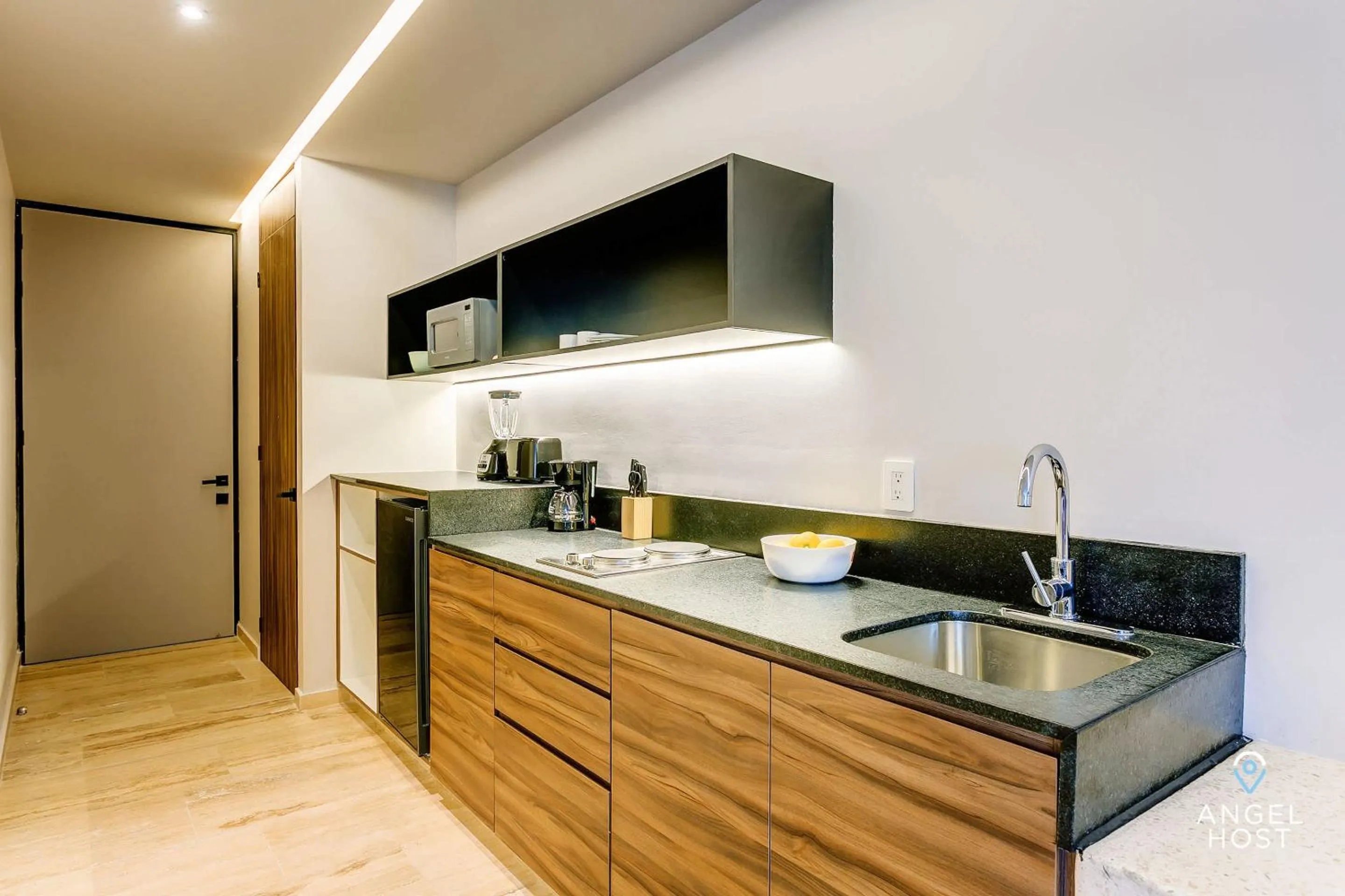 Kitchen or kitchenette in NEW Downtown Stay with Oceanview Roof Pool and Gym plus Cafe