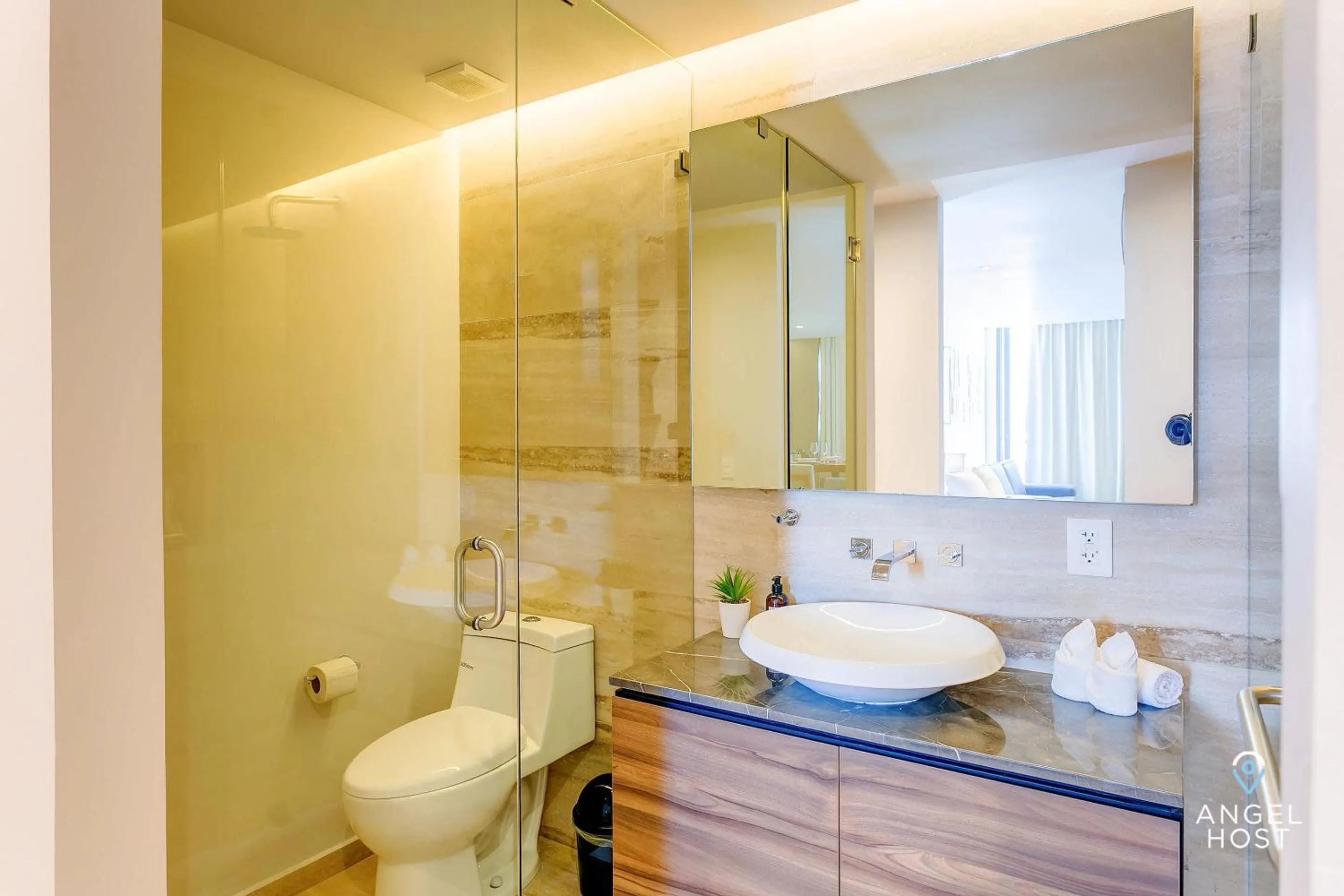 Shower in NEW Downtown Stay with Oceanview Roof Pool and Gym plus Cafe