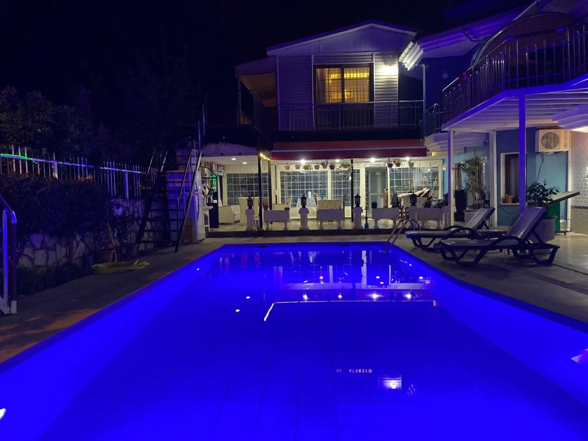 Swimming Pool in Tulip Apart Hotel