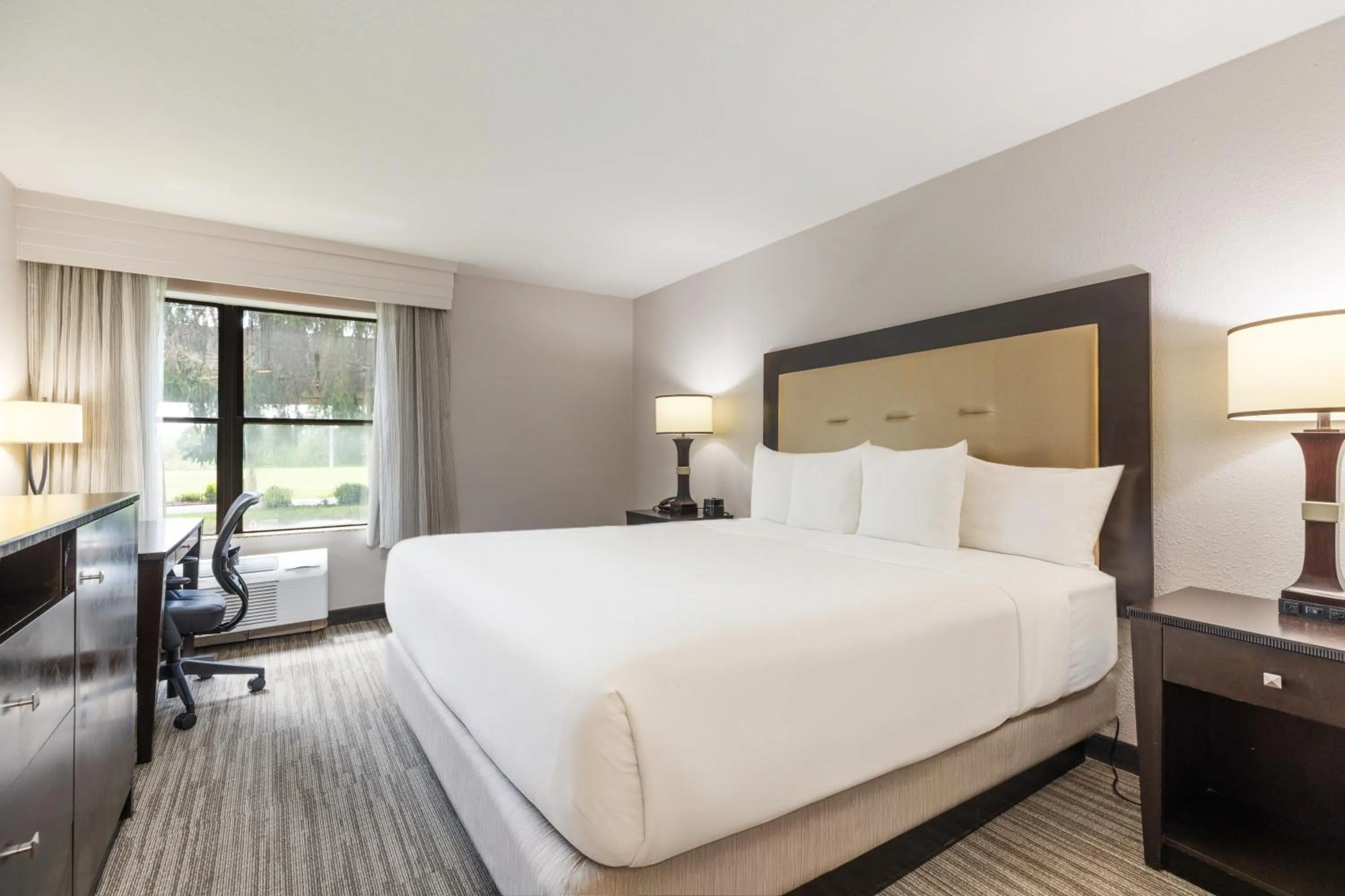 Bed in Branson Hillside Hotel