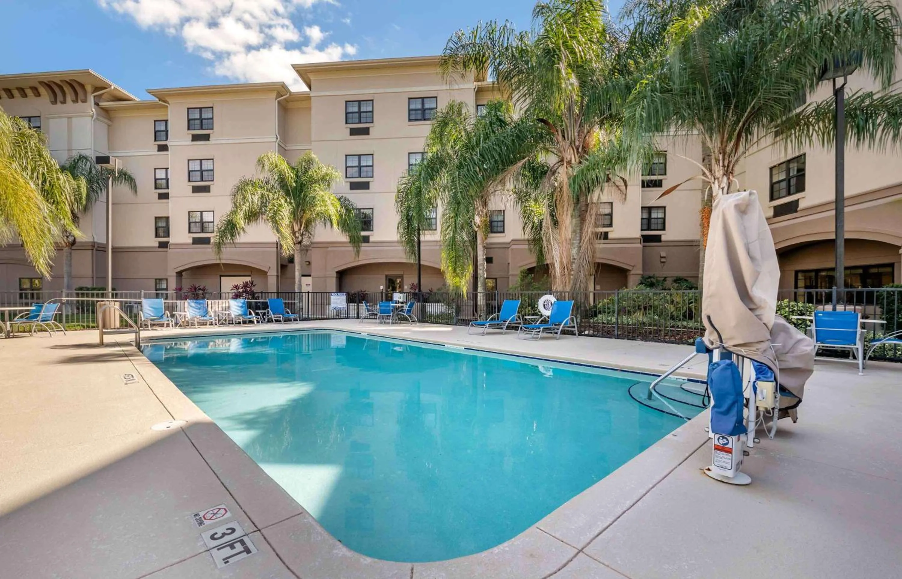 Pool view in Extended Stay America Premier Suites - Lakeland - I-4