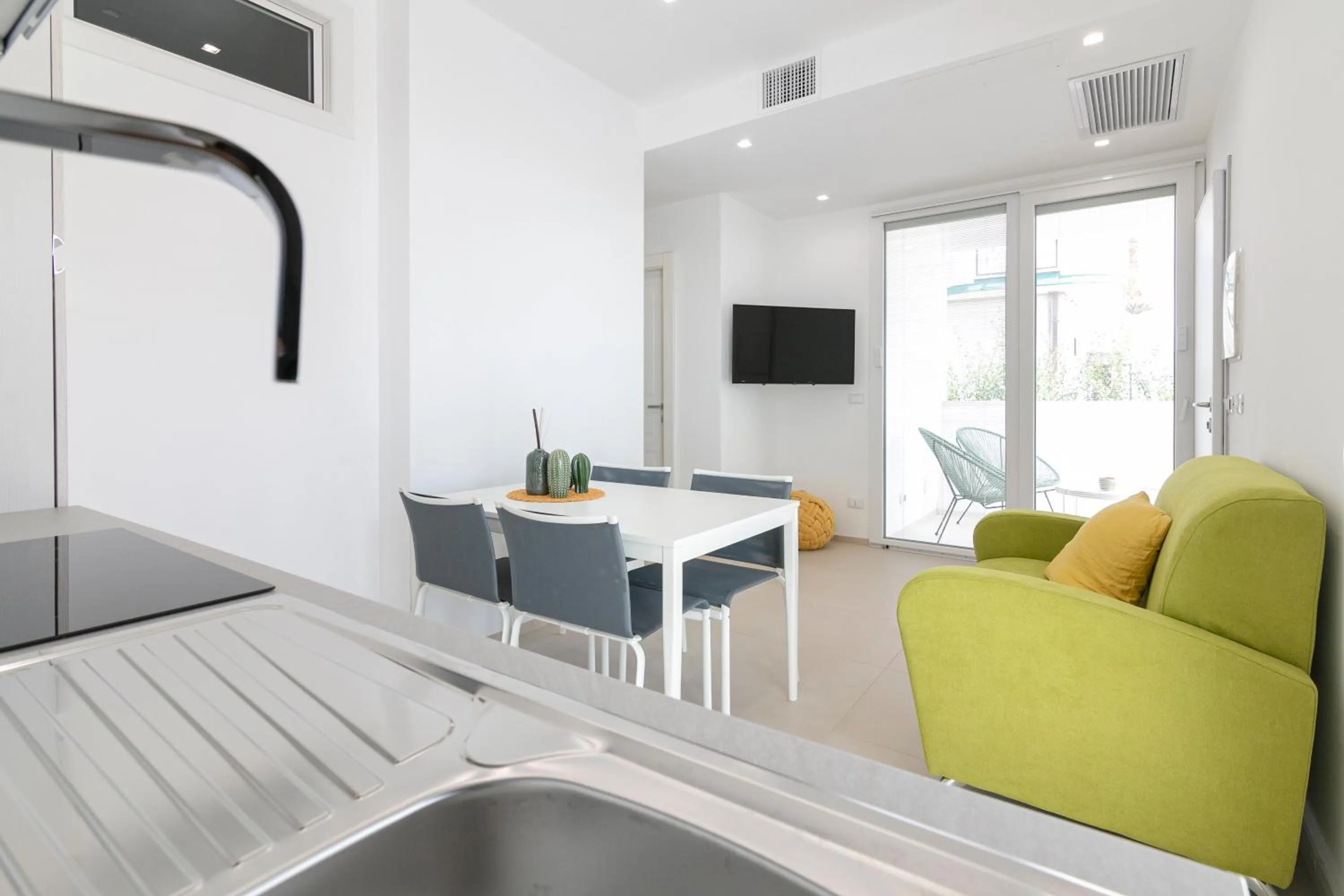 Communal lounge/ TV room in Stellaris Apartrooms