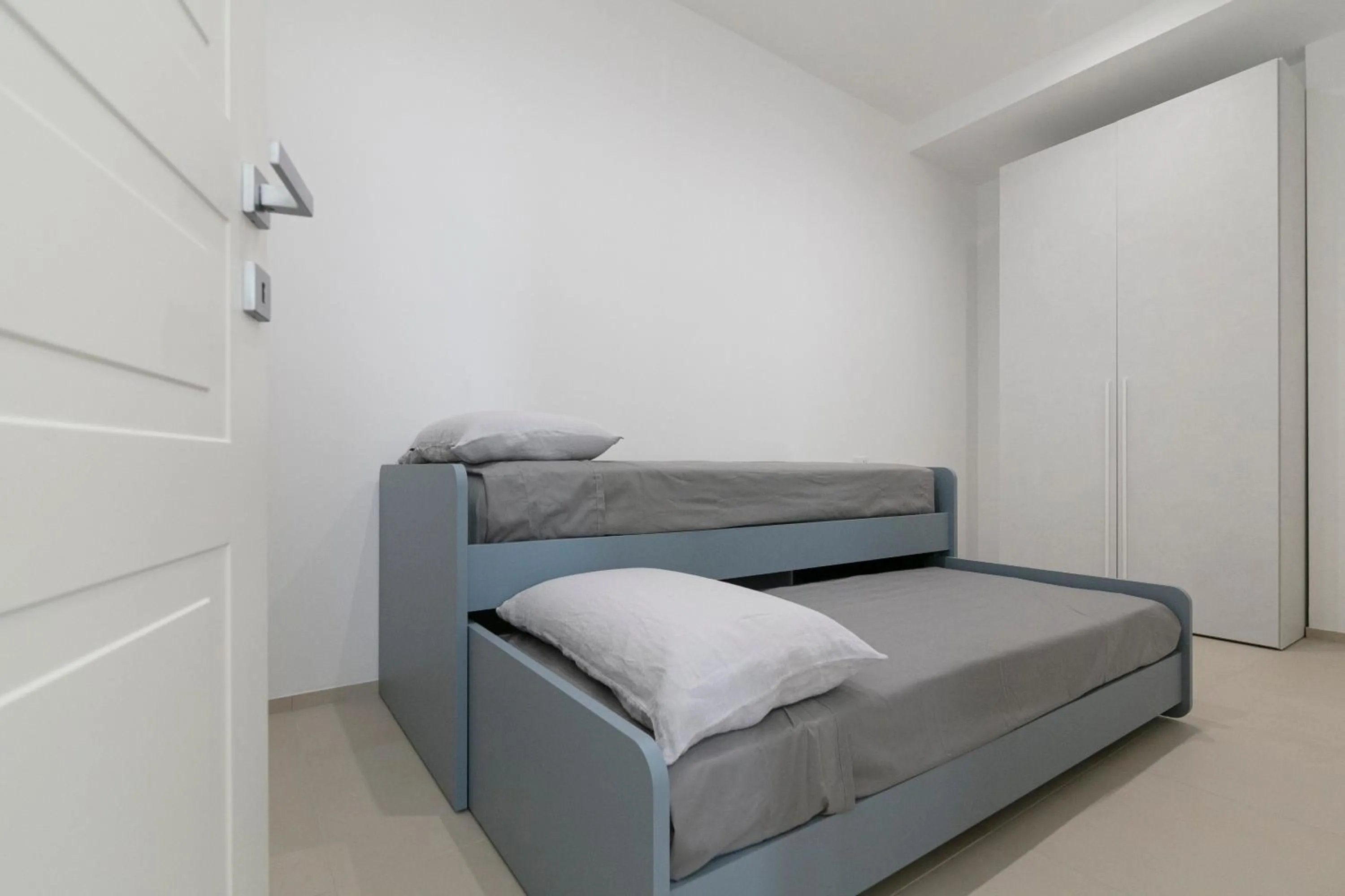 Bed in Stellaris Apartrooms