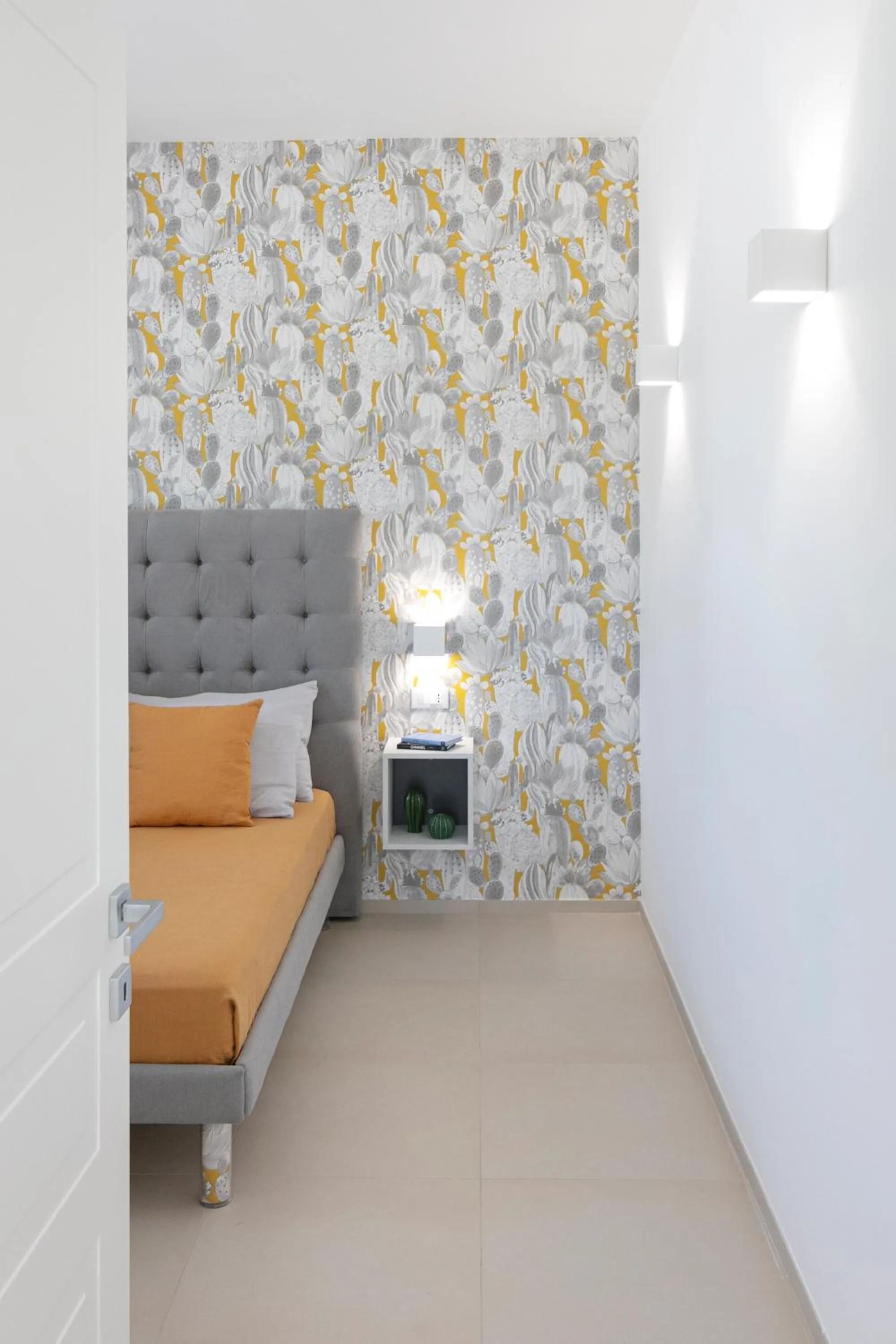 Bed in Stellaris Apartrooms