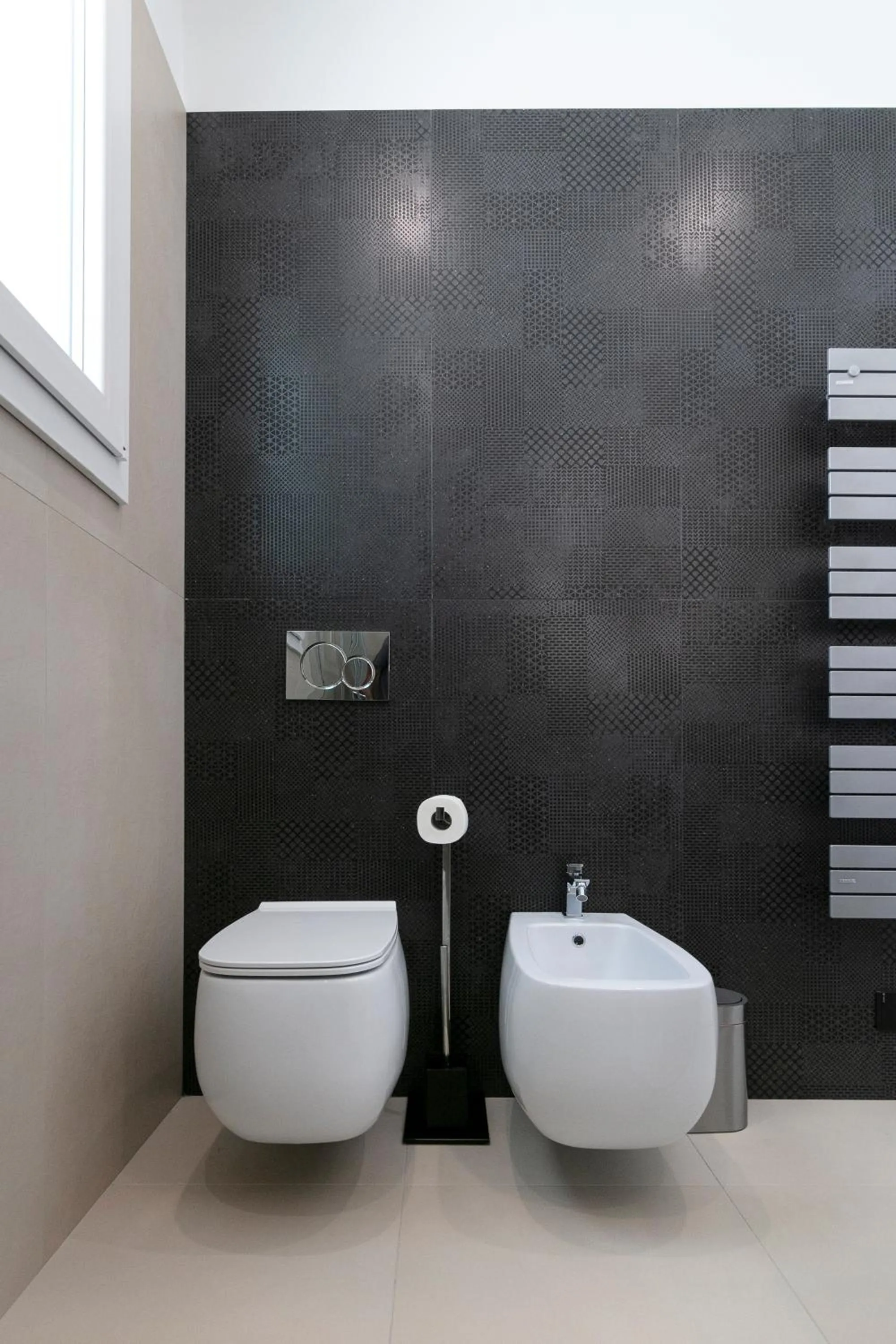 Toilet in Stellaris Apartrooms