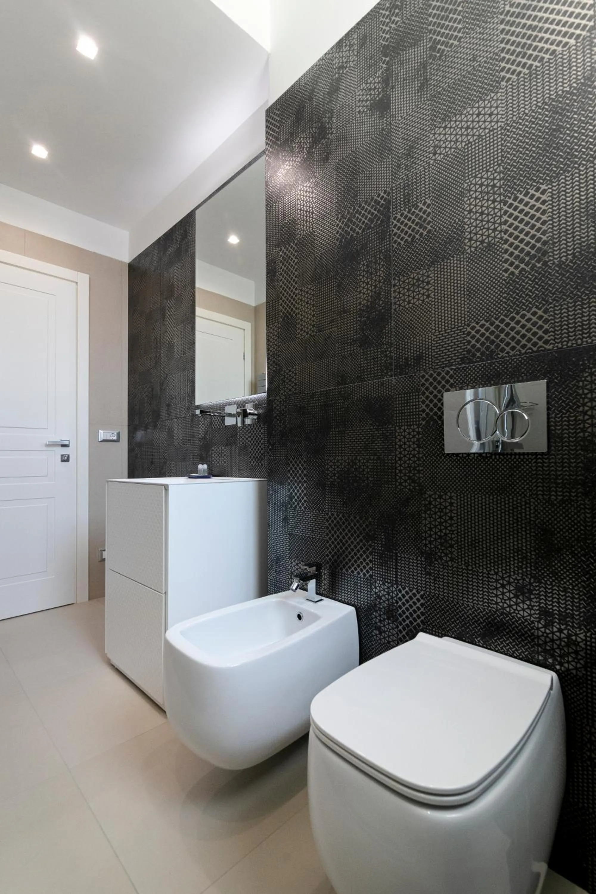 Toilet in Stellaris Apartrooms