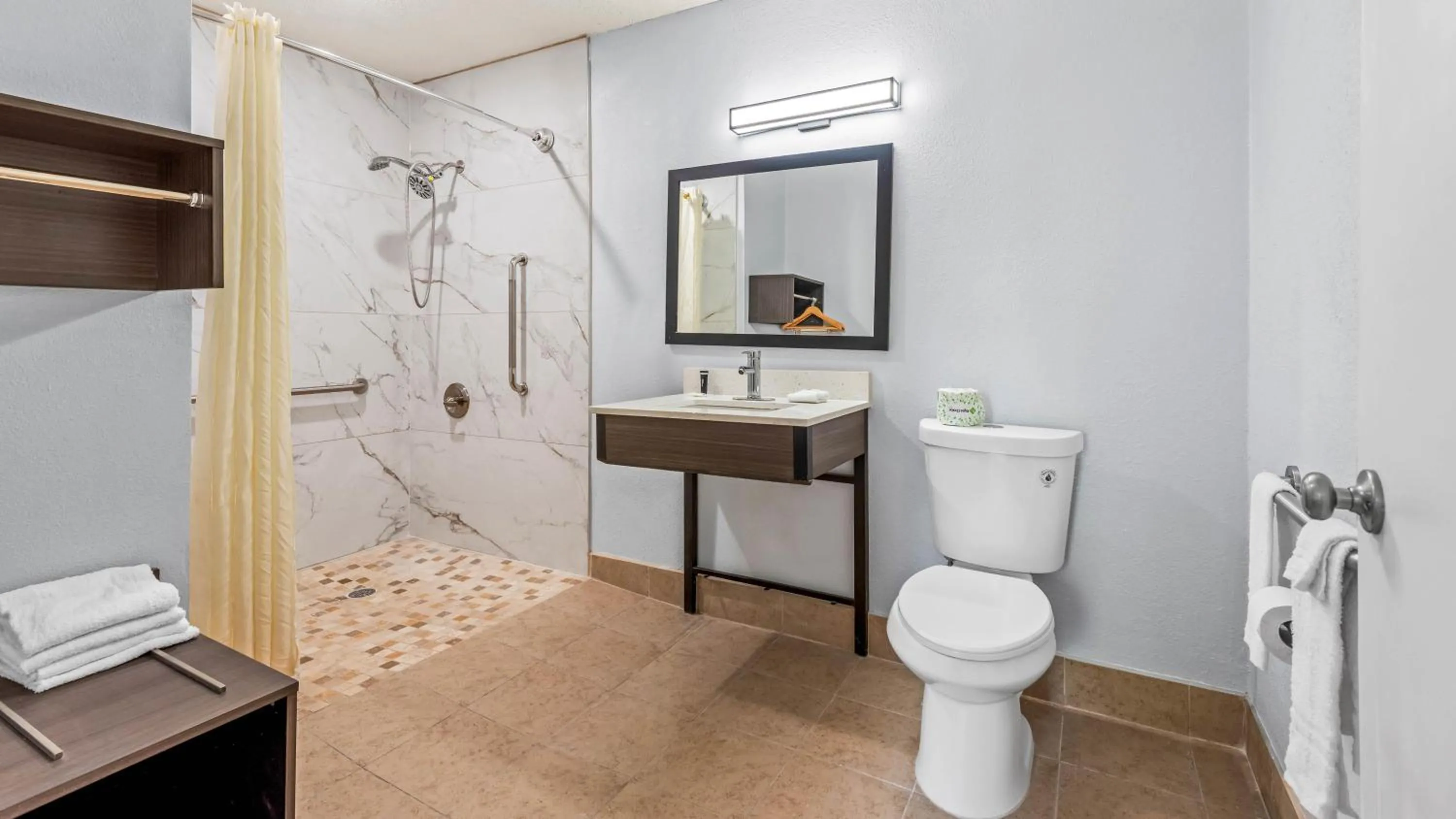 Bathroom in Motel 6 Hammond, LA – I 12 – I 55