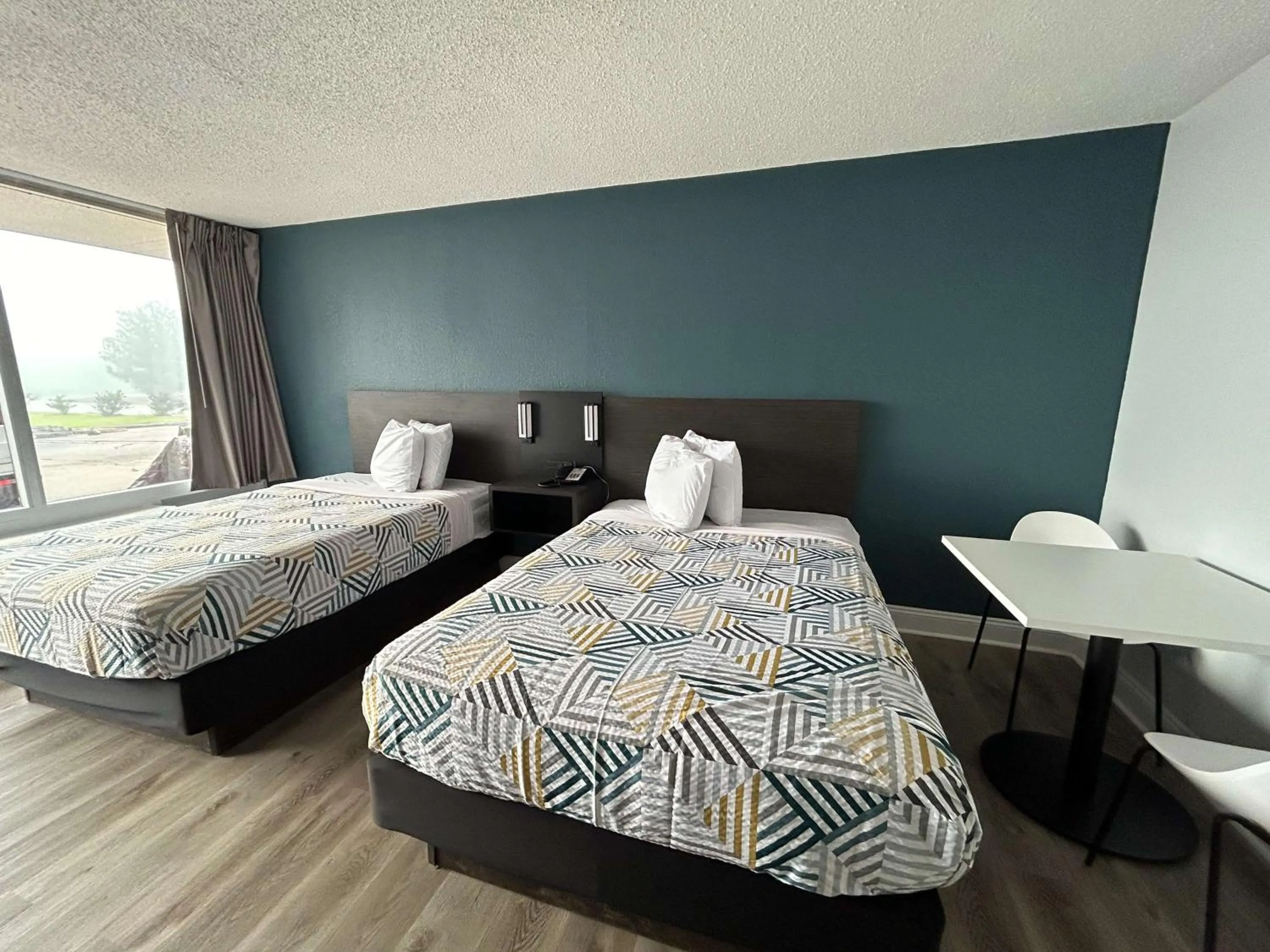 Bedroom, Bed in Calloway Inn and Suites