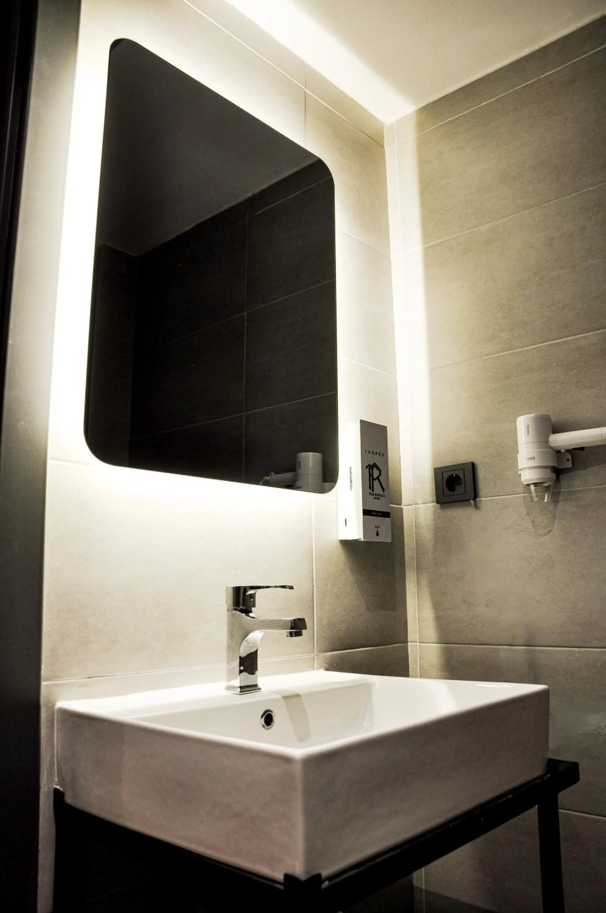 Bathroom in THE ROYALS HOTEL