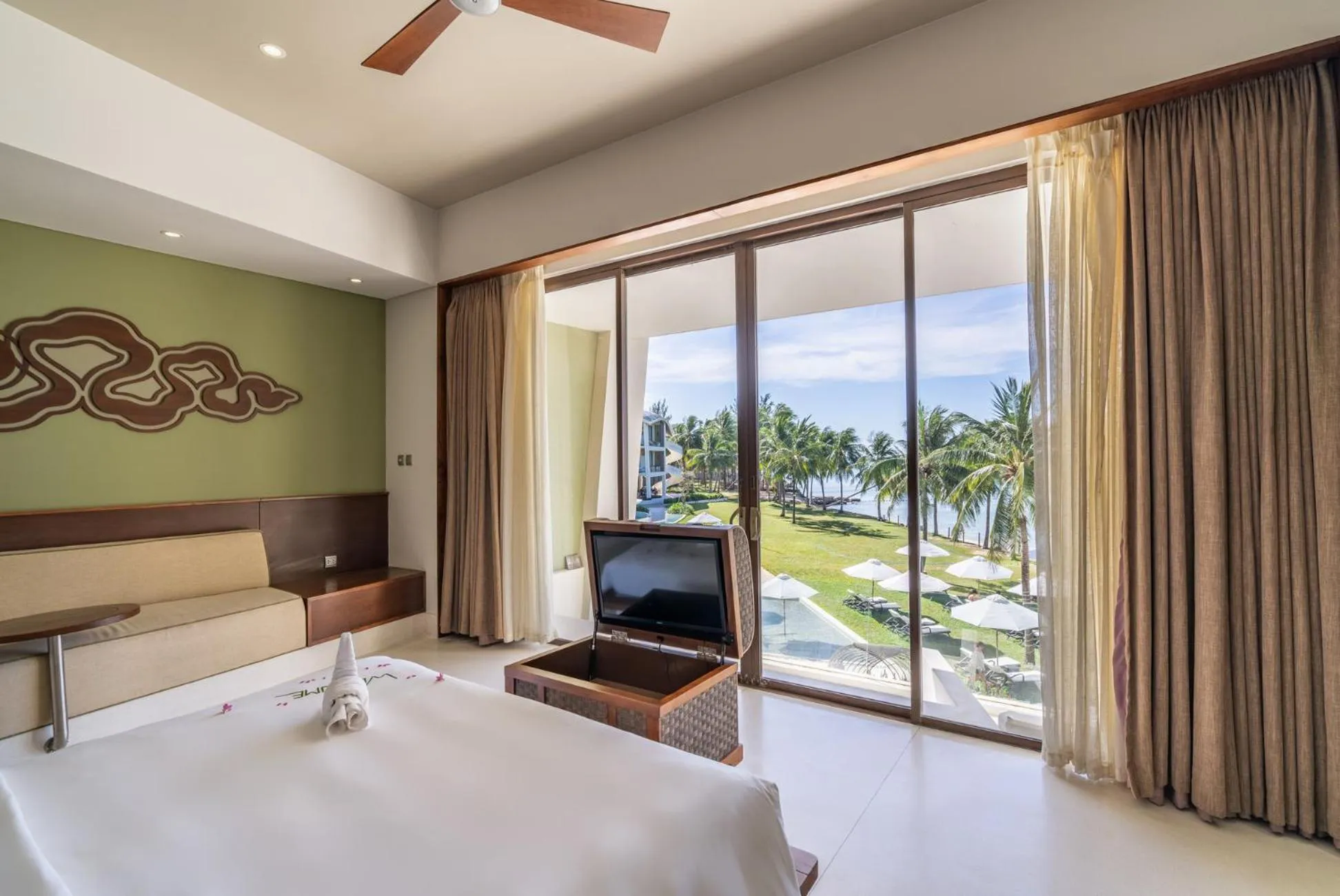 Bed in The Shells Resort & Spa Phu Quoc