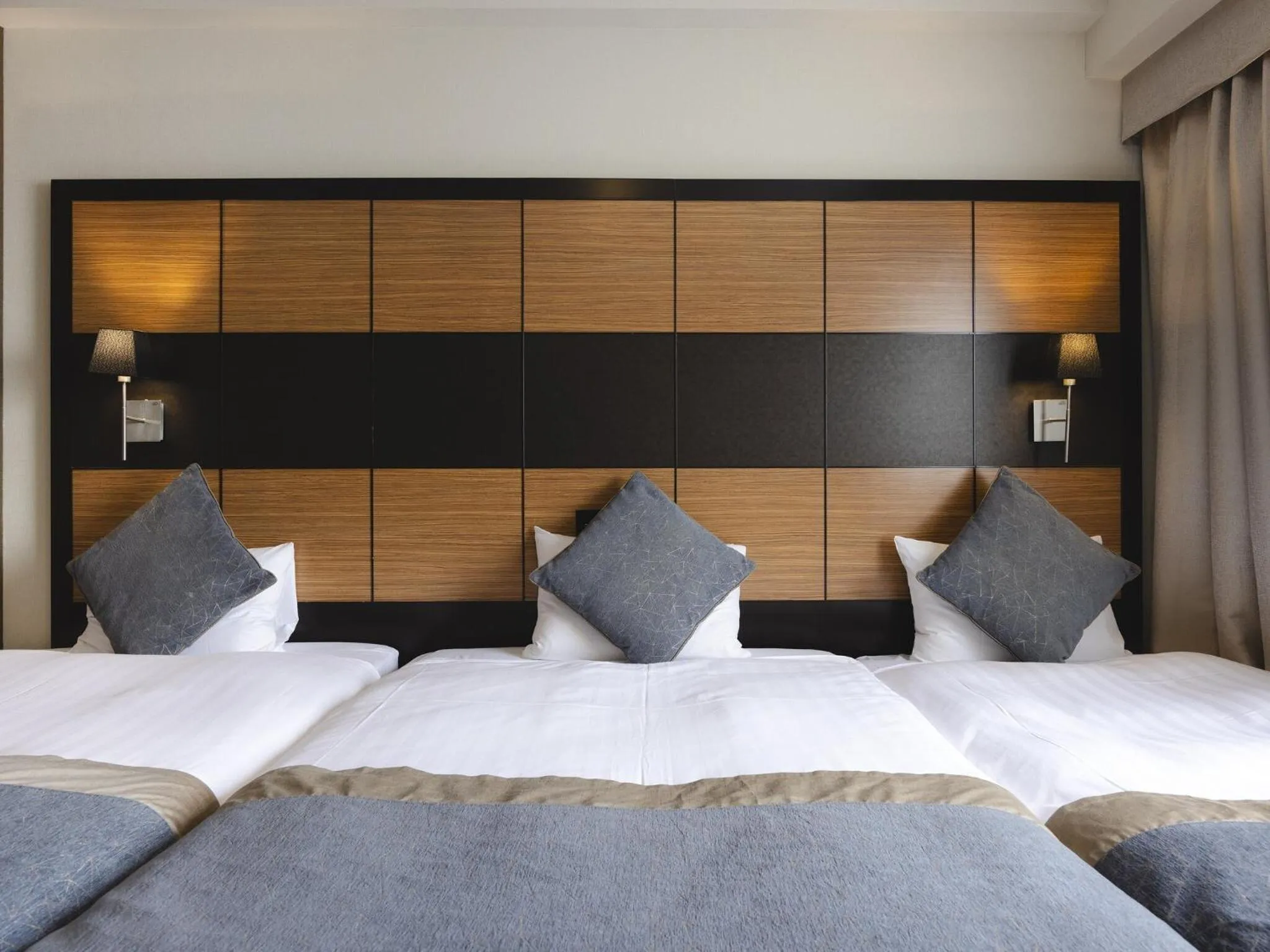 Photo of the whole room, Bed in Hotel Wing International Premium Tokyo Yotsuya