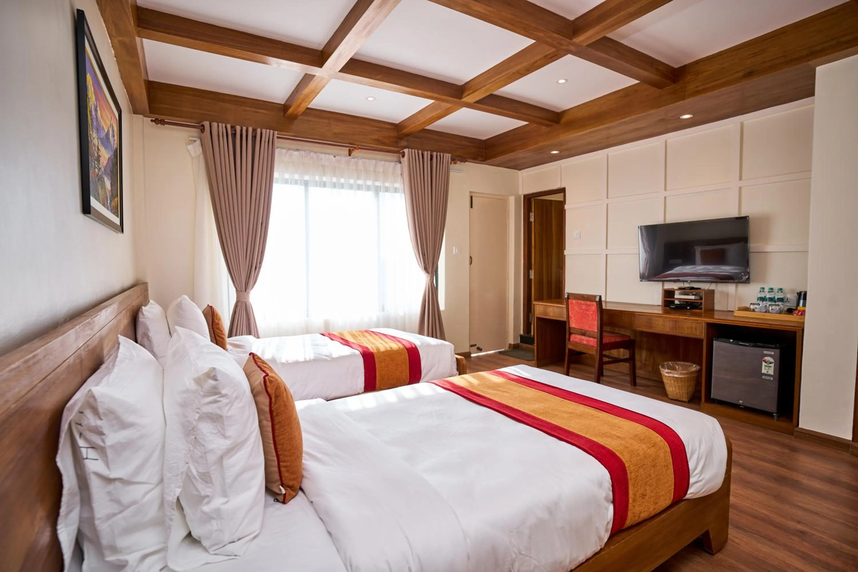 Bedroom, Bed in Hotel Crown Himalayas