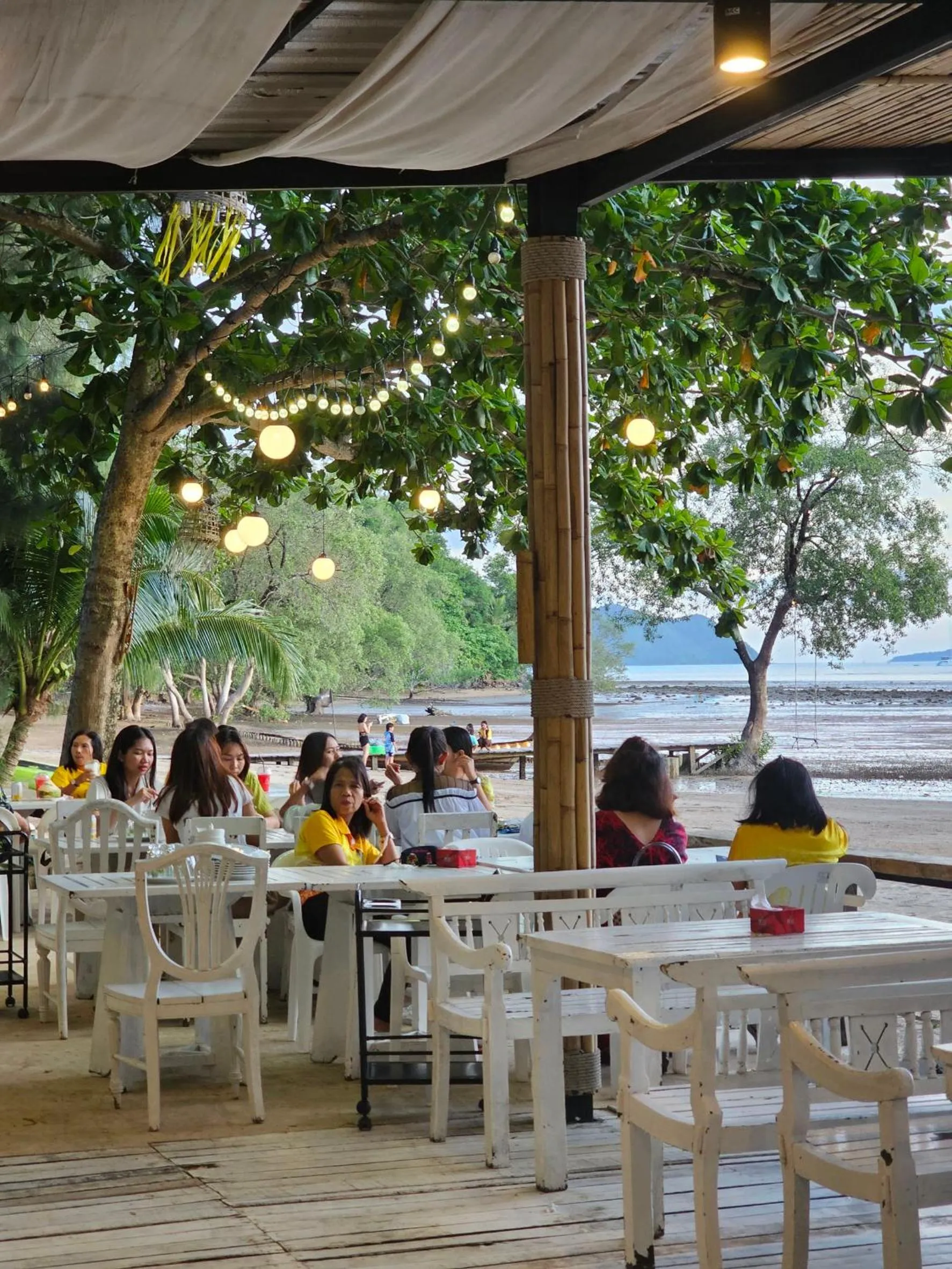 Restaurant/places to eat in Baan Panwa Resort