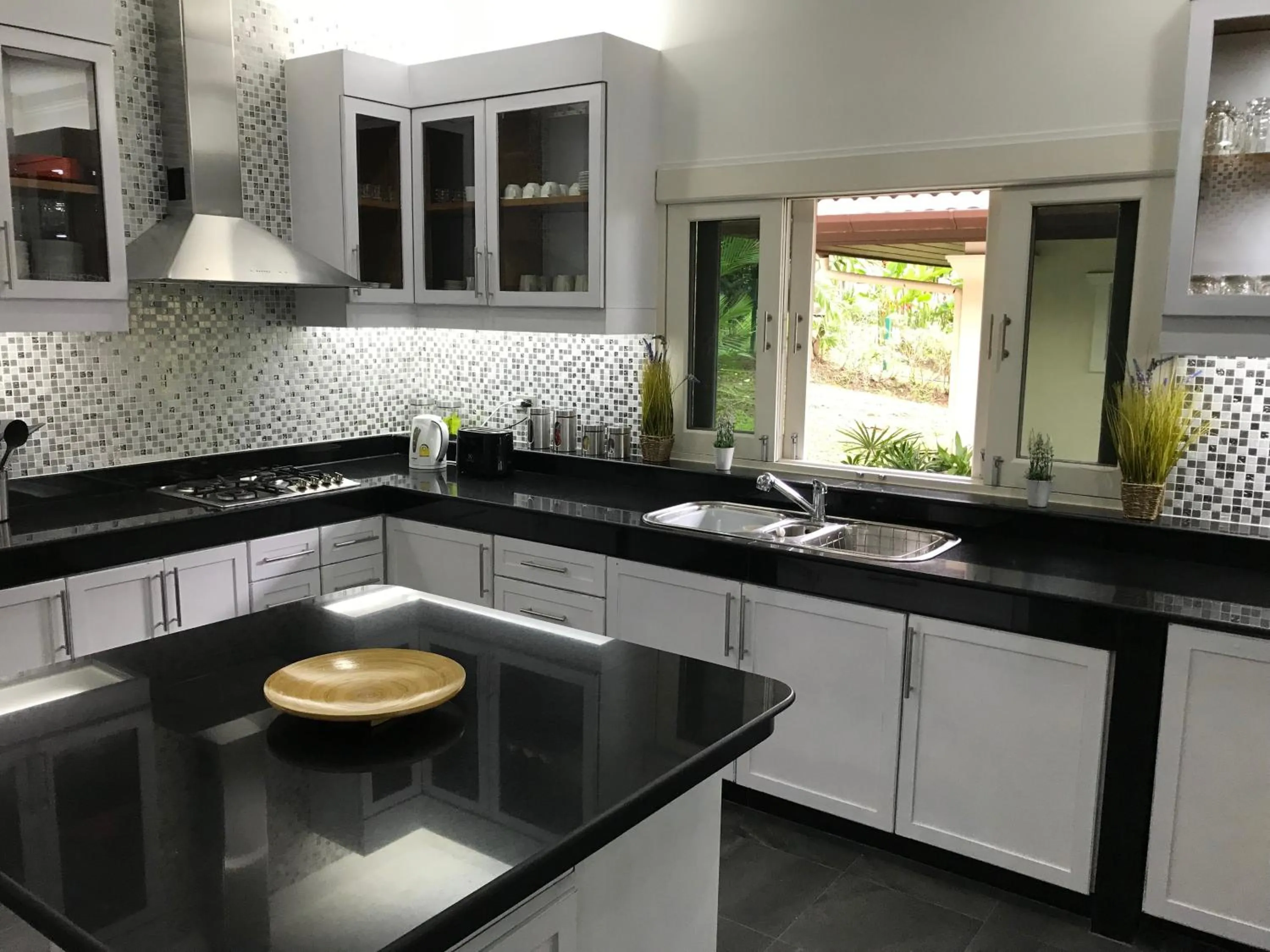 Kitchen or kitchenette in Villa Oriole