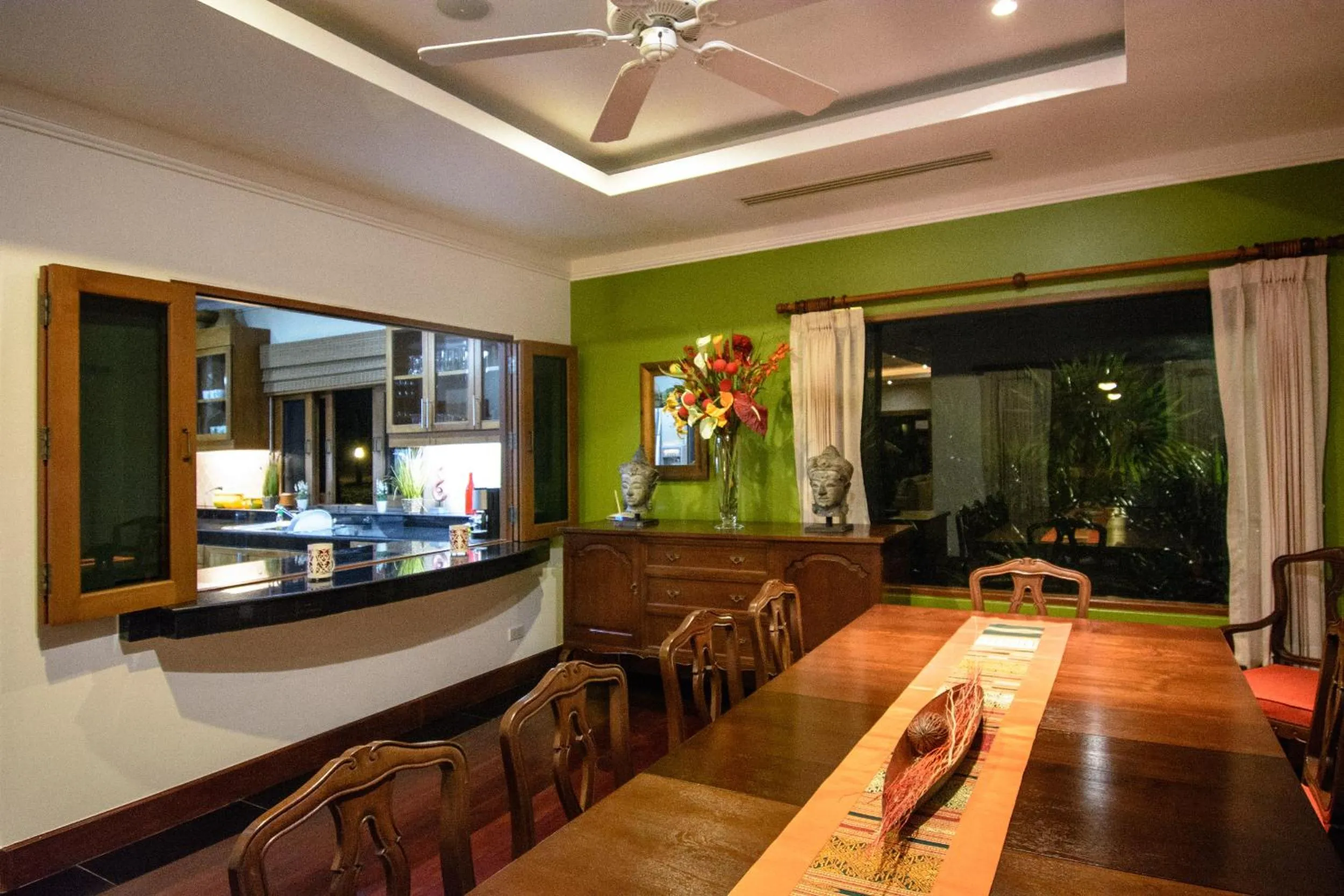 Dining area in Villa Oriole
