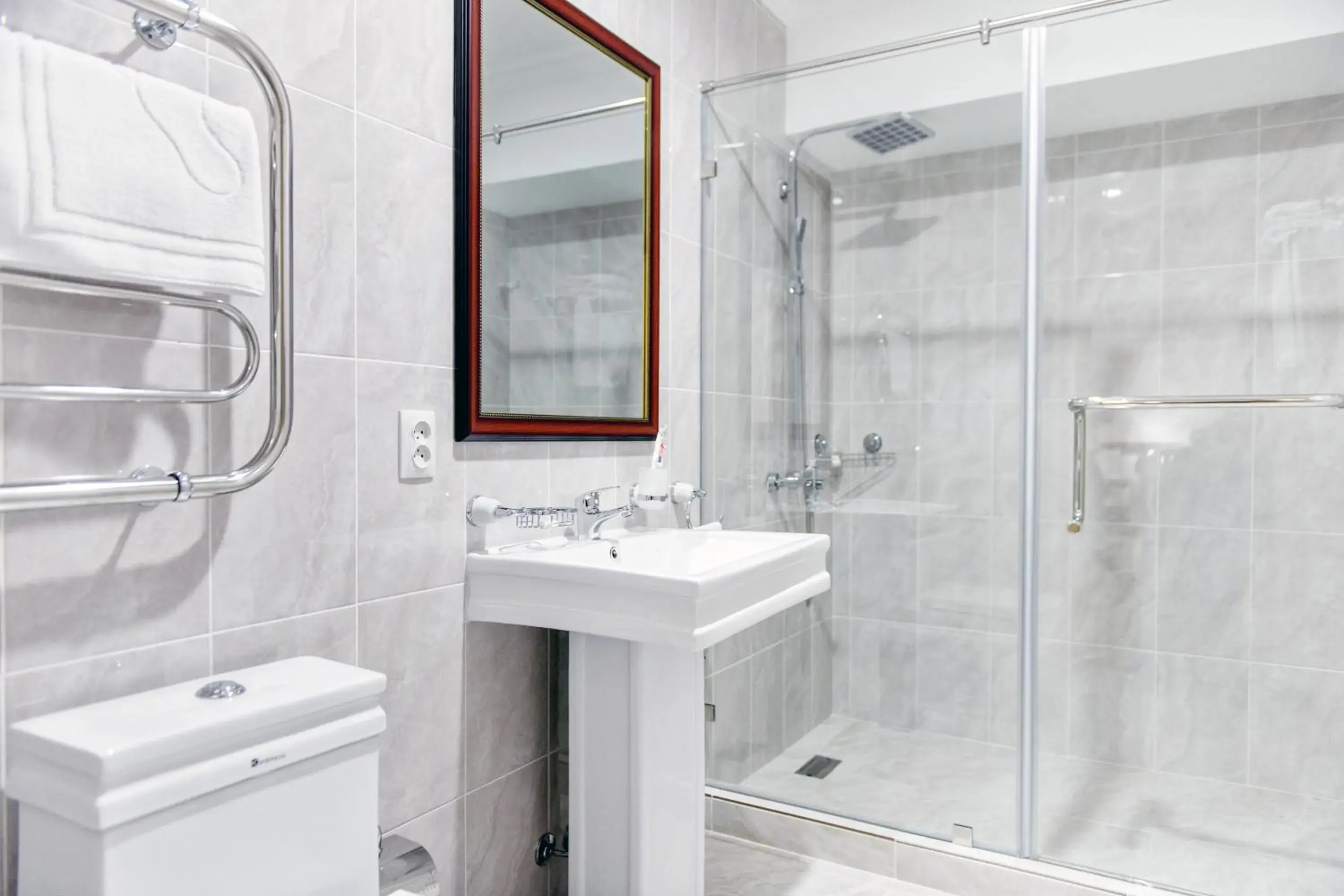 Deluxe Double Room - single occupancy in Shymkent Grand Hotel Deluxe Double Room - single occupancy in Shymkent Grand Hotel