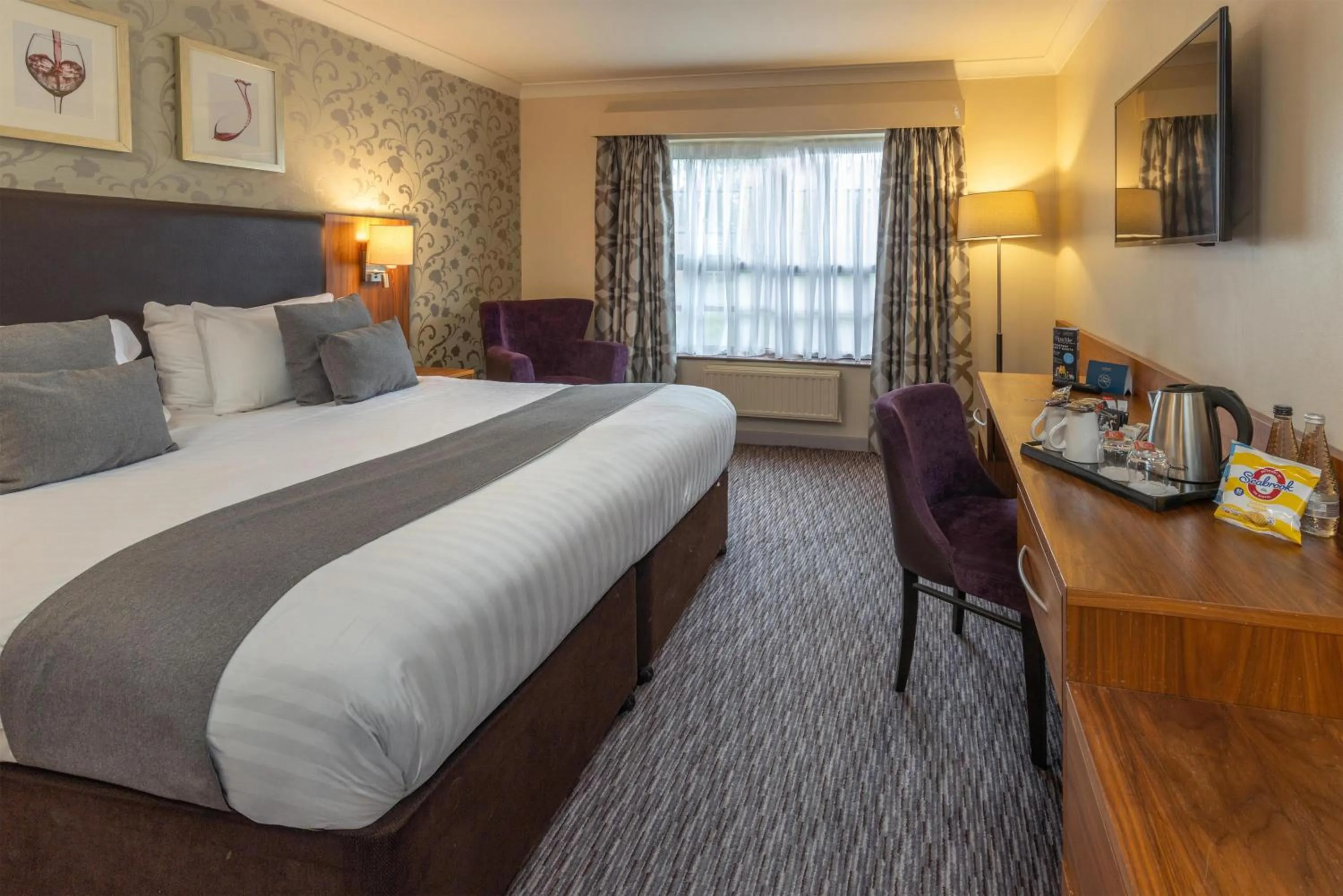 Bedroom, Bed in Gloucester Robinswood Hotel, BW Signature Collection