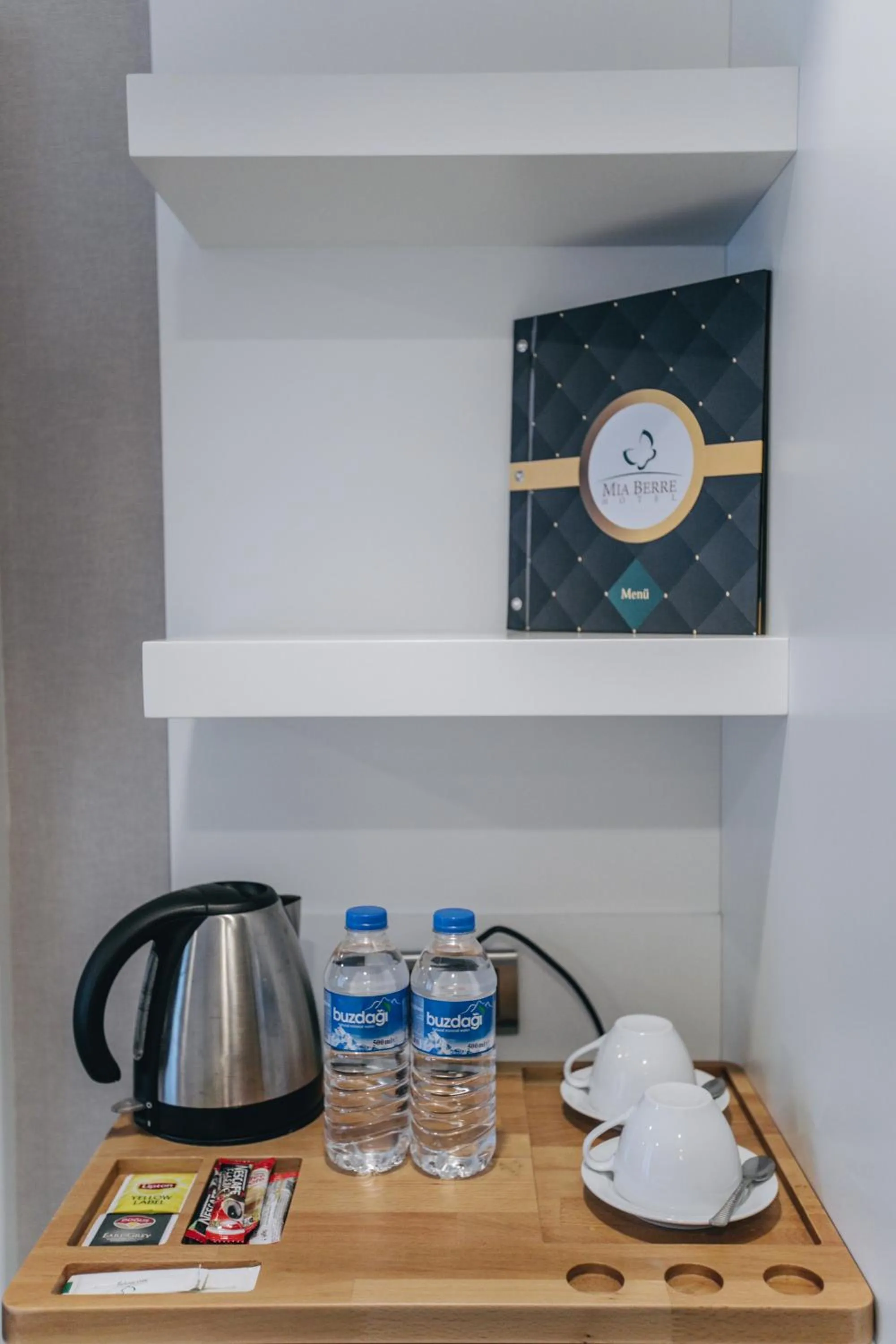 Coffee/tea facilities in Mia Berre Hotels