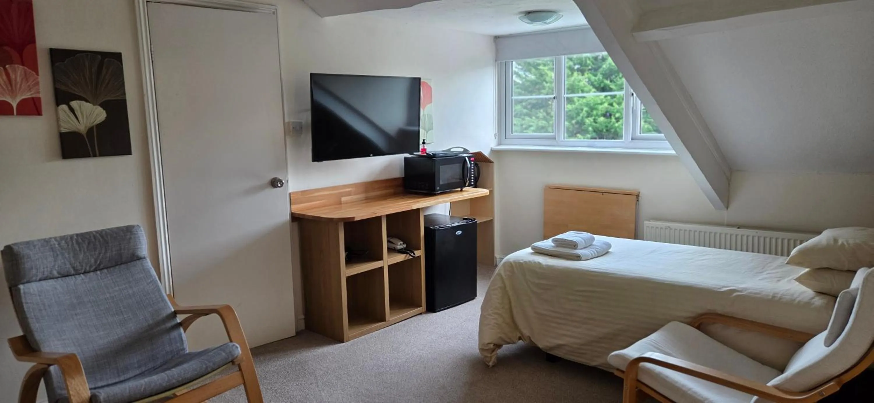 Bedroom, Bed in Edward Hotel