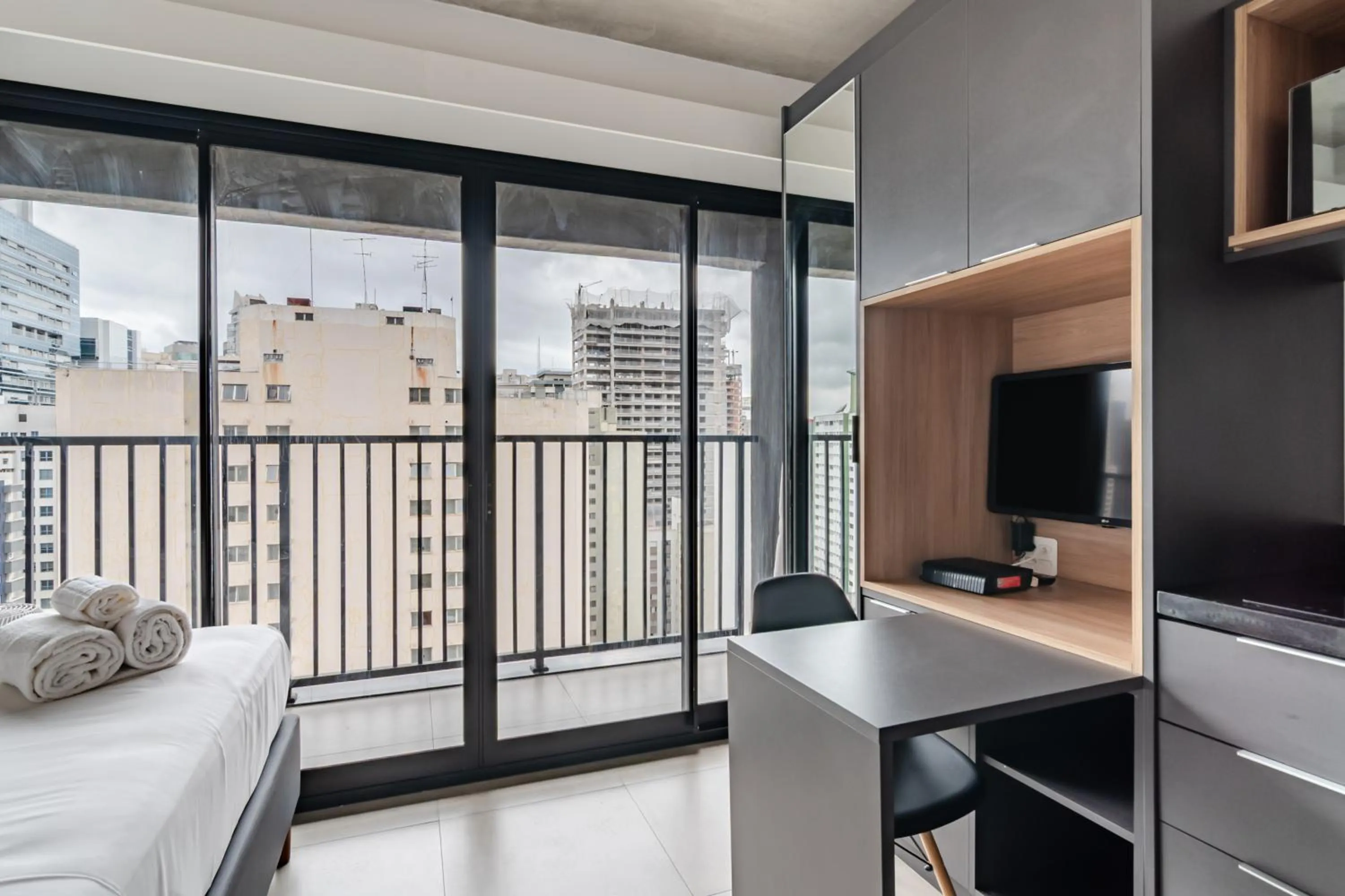 Bedroom, Bed in 360 VN Ueno by Housi