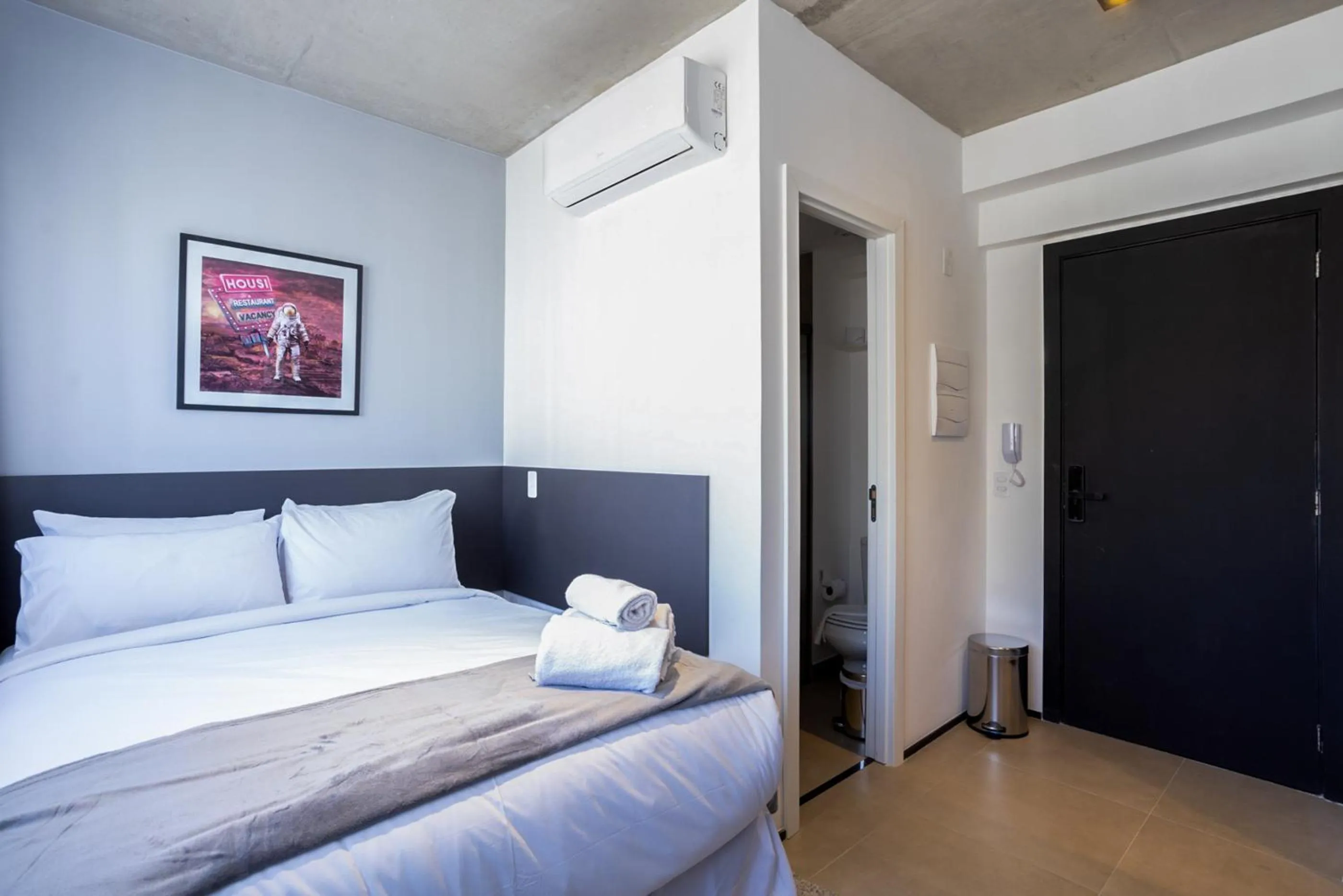 Bed in 360 VN Ueno by Housi