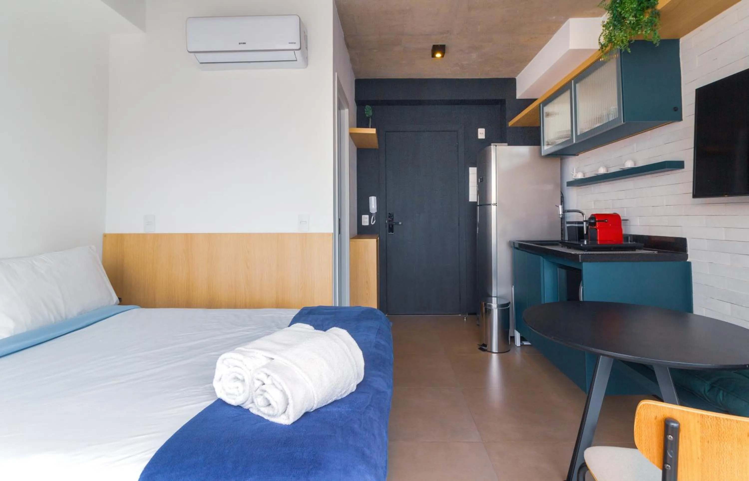 Bedroom, Bed in 360 VN Ueno by Housi