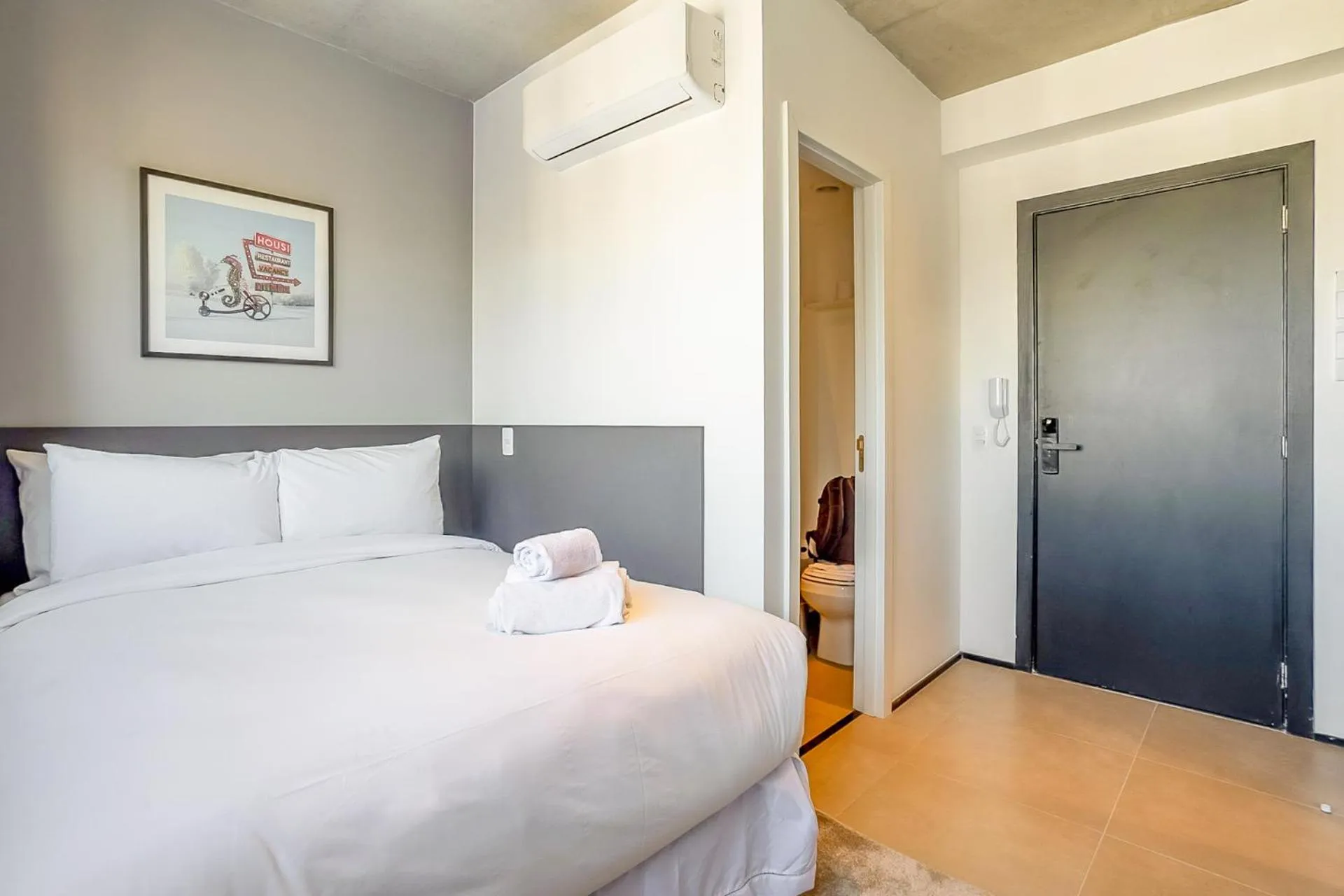 Bed in 360 VN Ueno by Housi