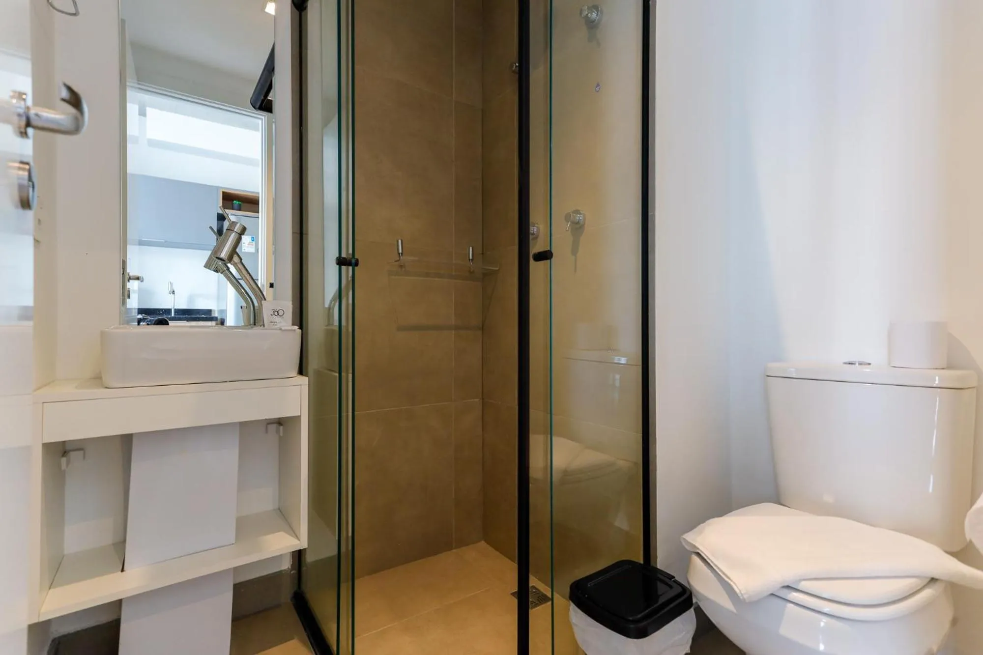 Bathroom in 360 VN Ueno by Housi