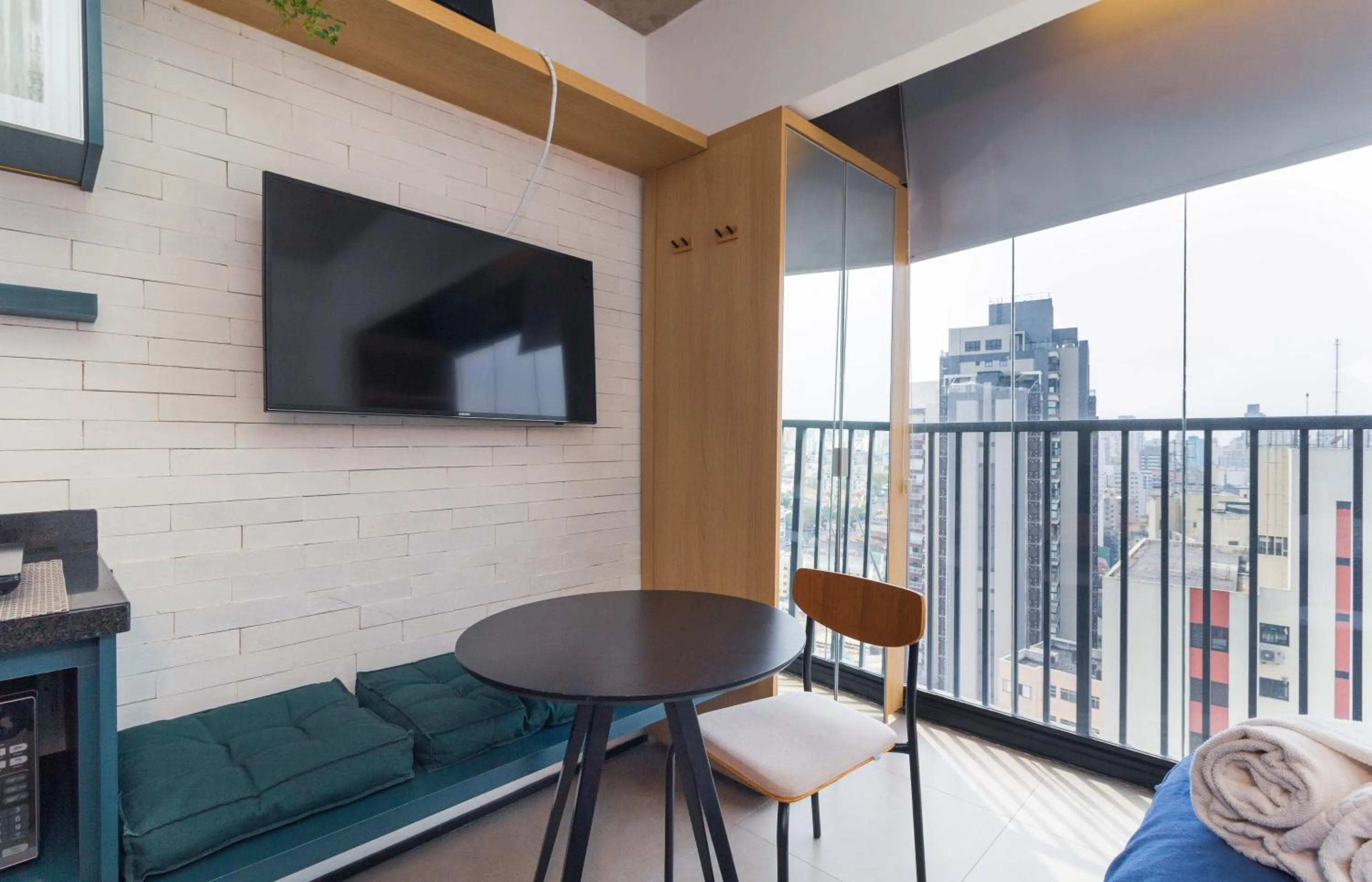 TV and multimedia in 360 VN Ueno by Housi