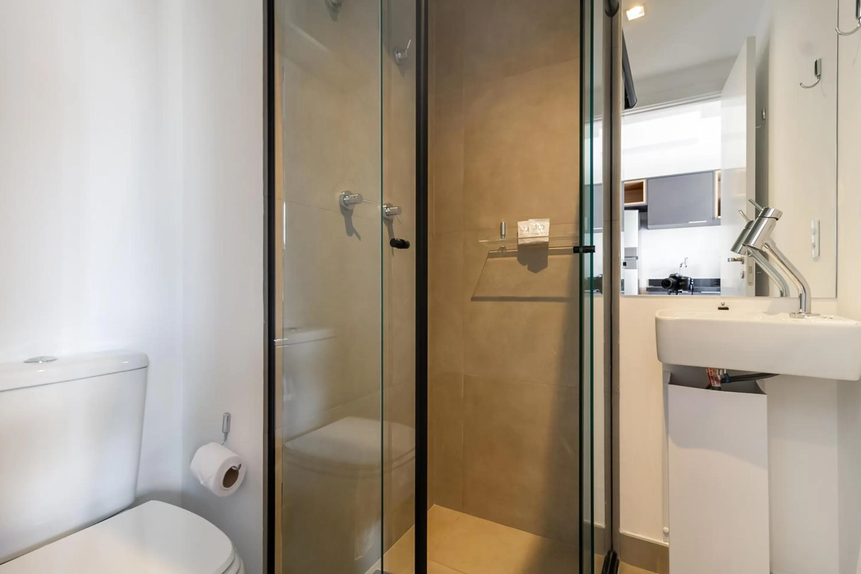 Bathroom in 360 VN Ueno by Housi