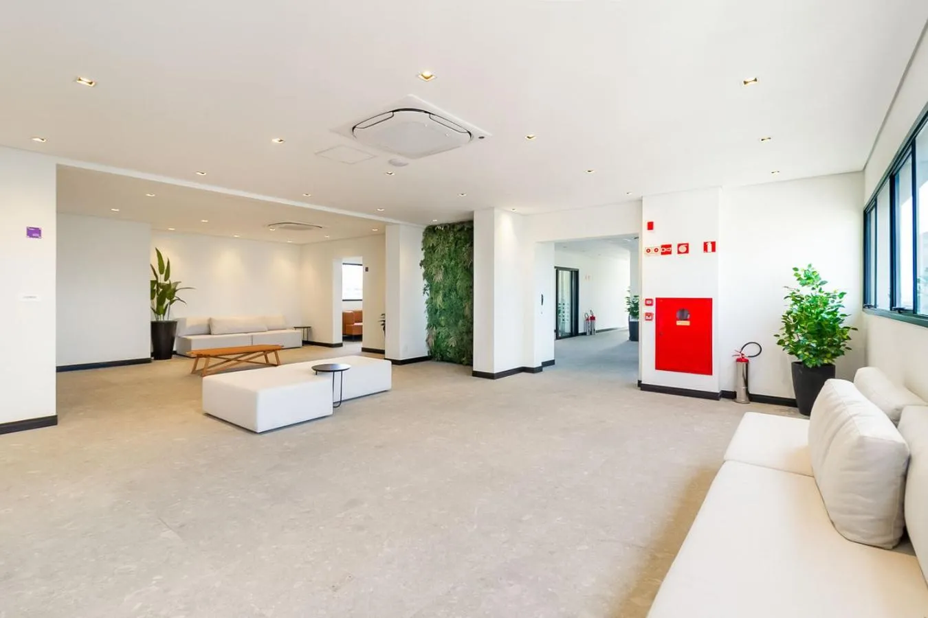 TV and multimedia in 360 VN Ueno by Housi